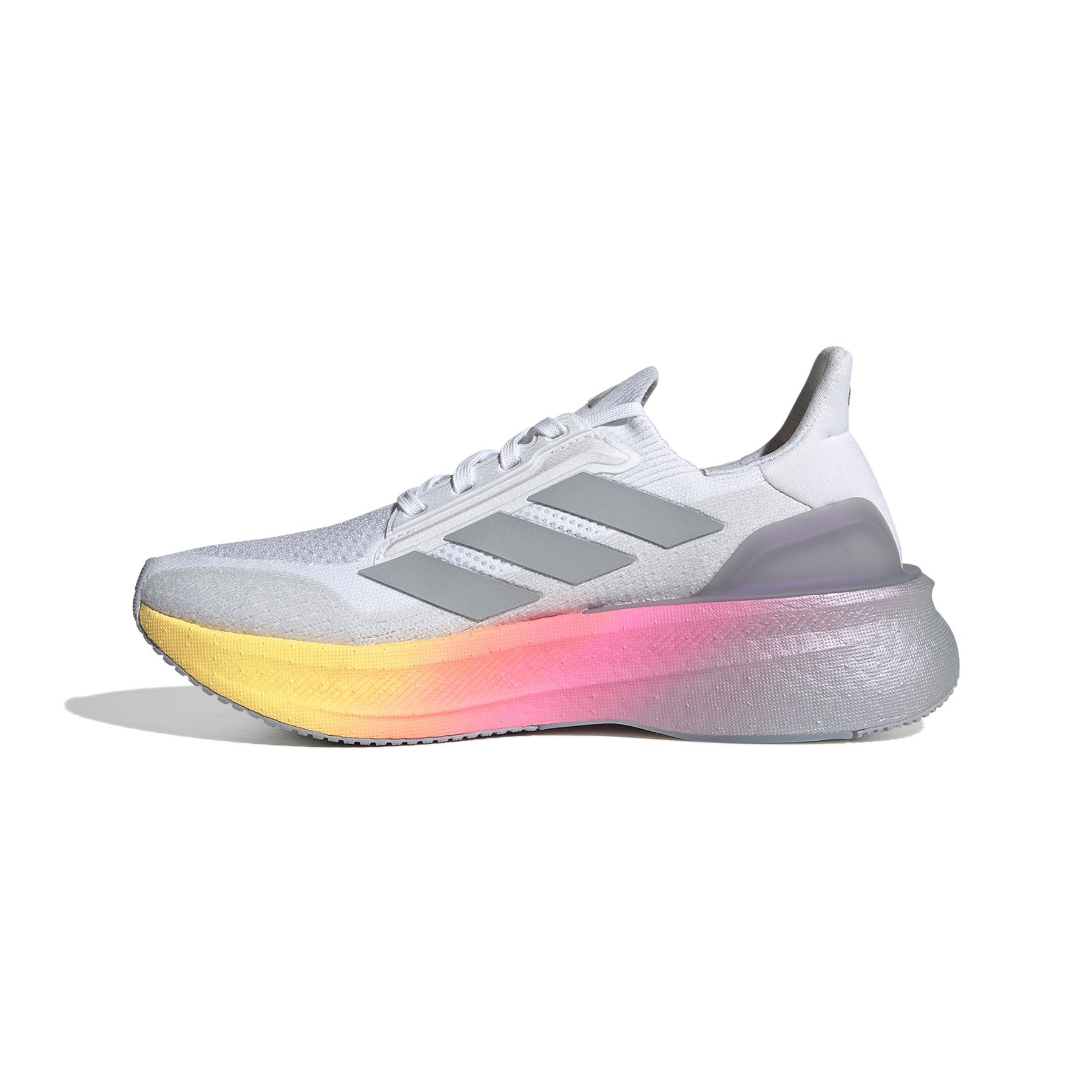 product/a/d/adidas_ih0638_5_footwear_photography_side_medial_center_view_white.jpg