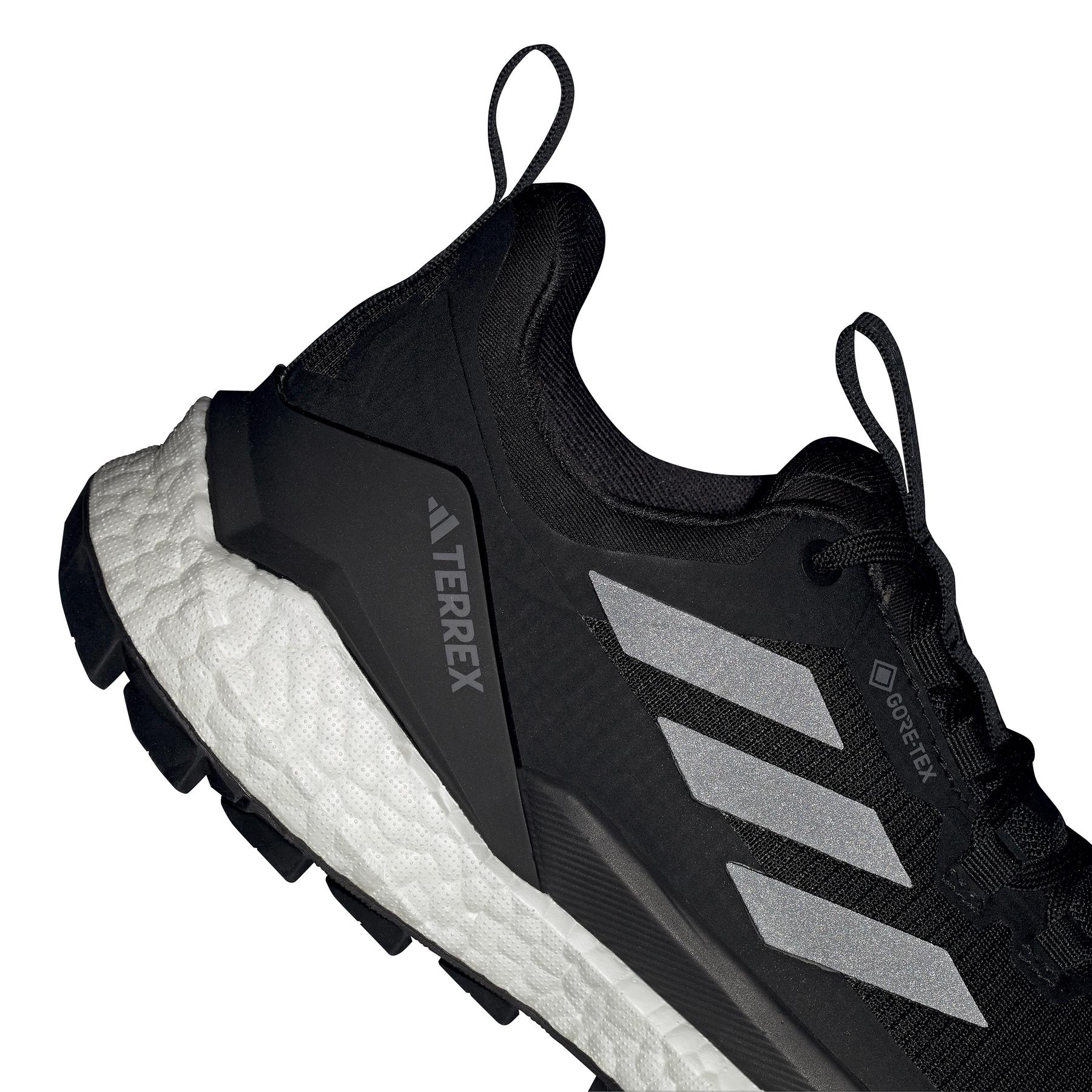 product/a/d/adidas_ih0671_13_footwear_photography_reflective_detail_white.jpg