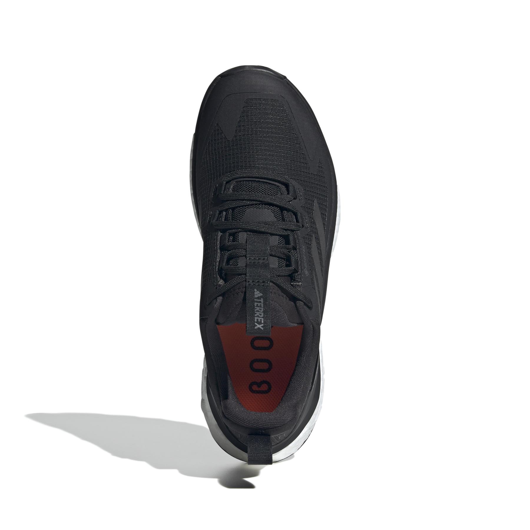 product/a/d/adidas_ih0671_3_footwear_photography_top_portrait_view_white.jpg