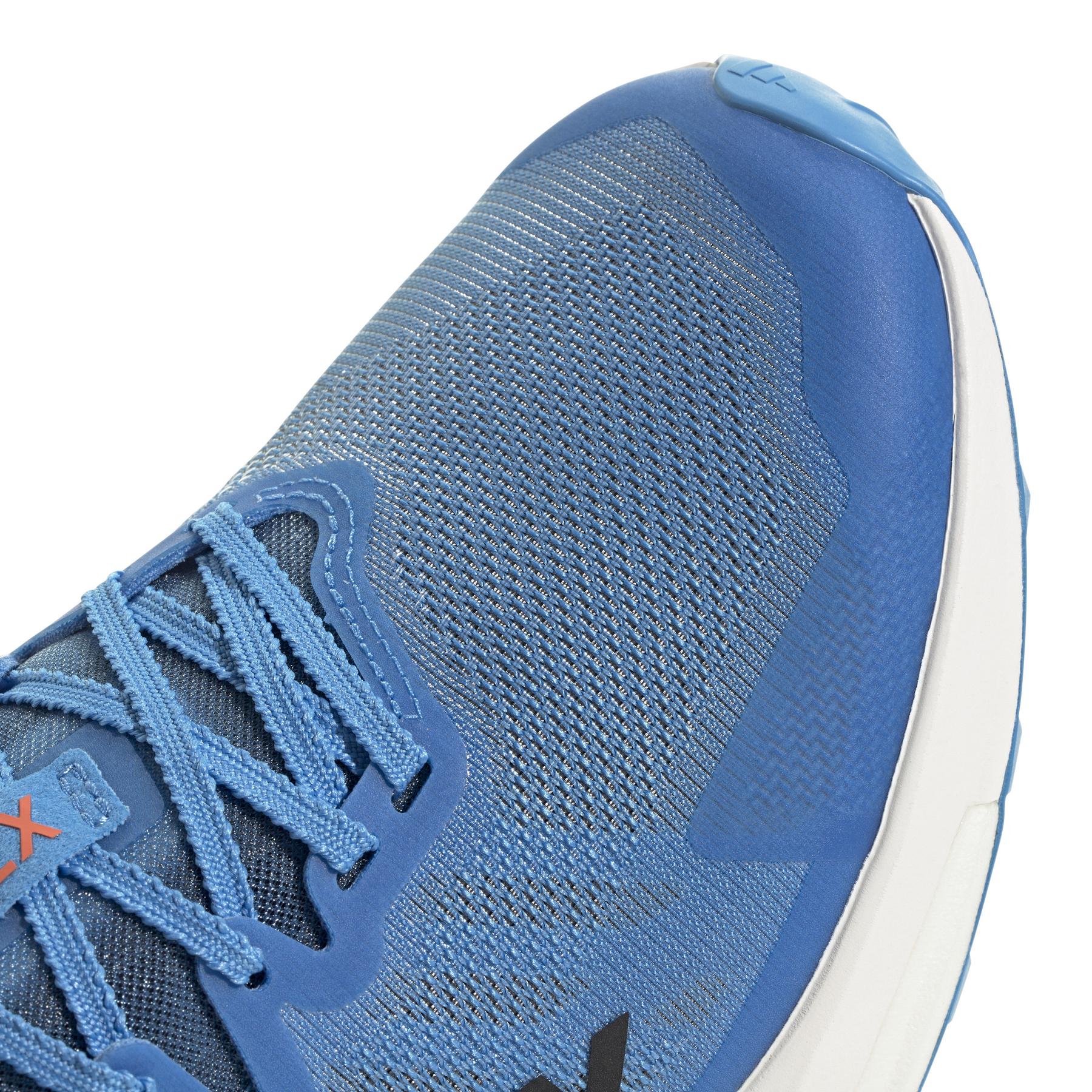 product/a/d/adidas_ih0980_9_footwear_photography_detail_view_2_white.jpg