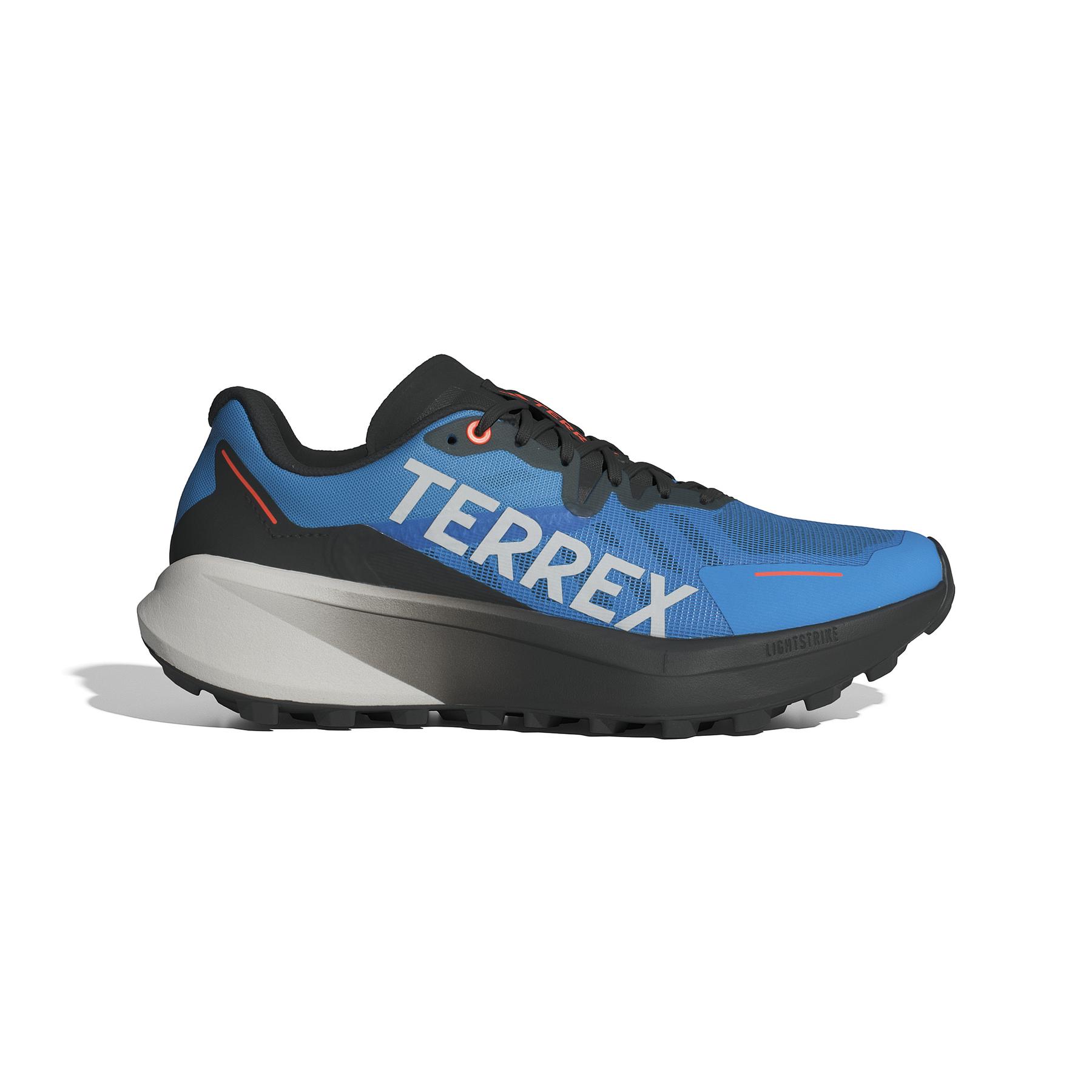 product/a/d/adidas_ih0982_1_footwear_photography_side_lateral_center_view_white.jpg
