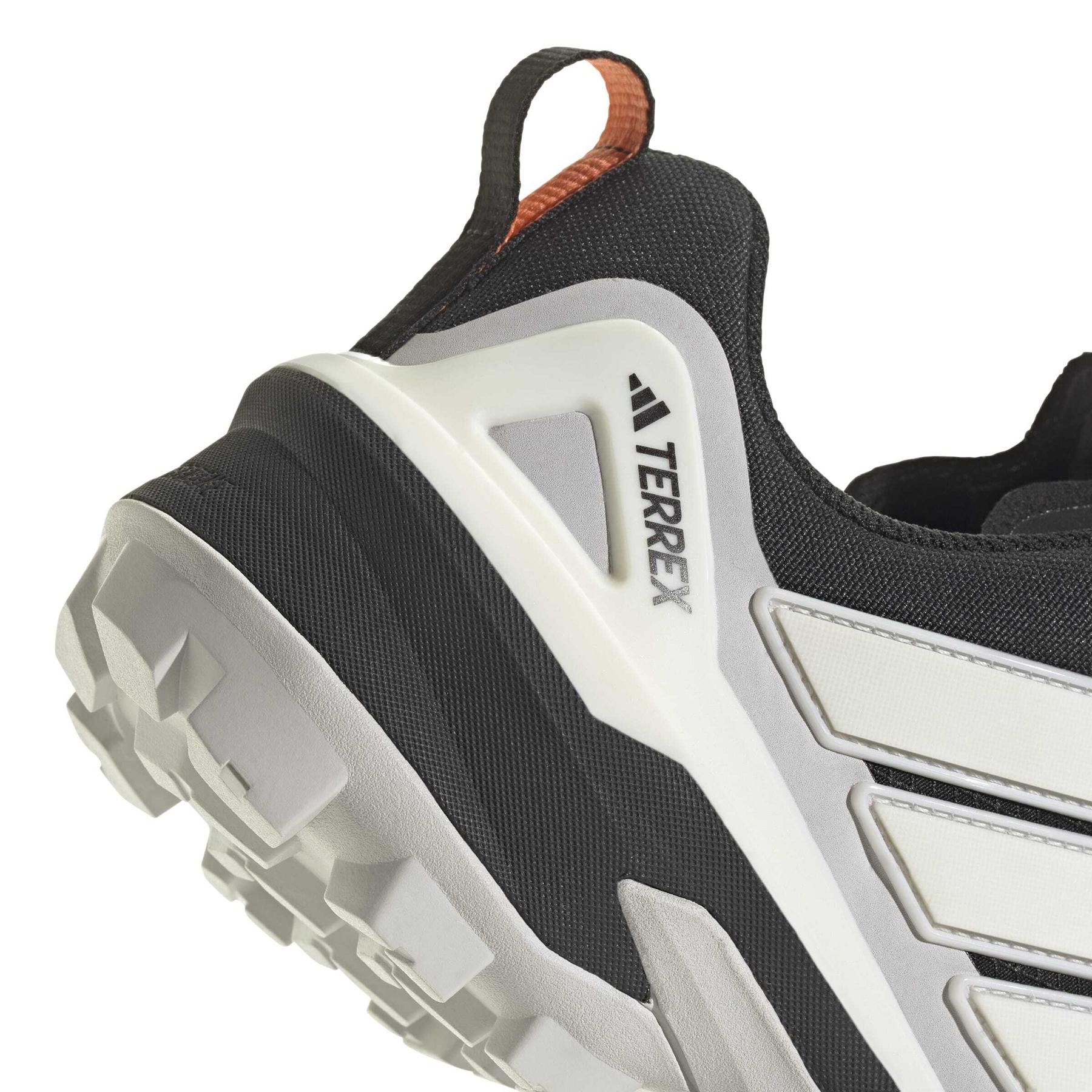 product/a/d/adidas_ih2802_8_footwear_photography_detail_view_1_white-nw091625.jpg