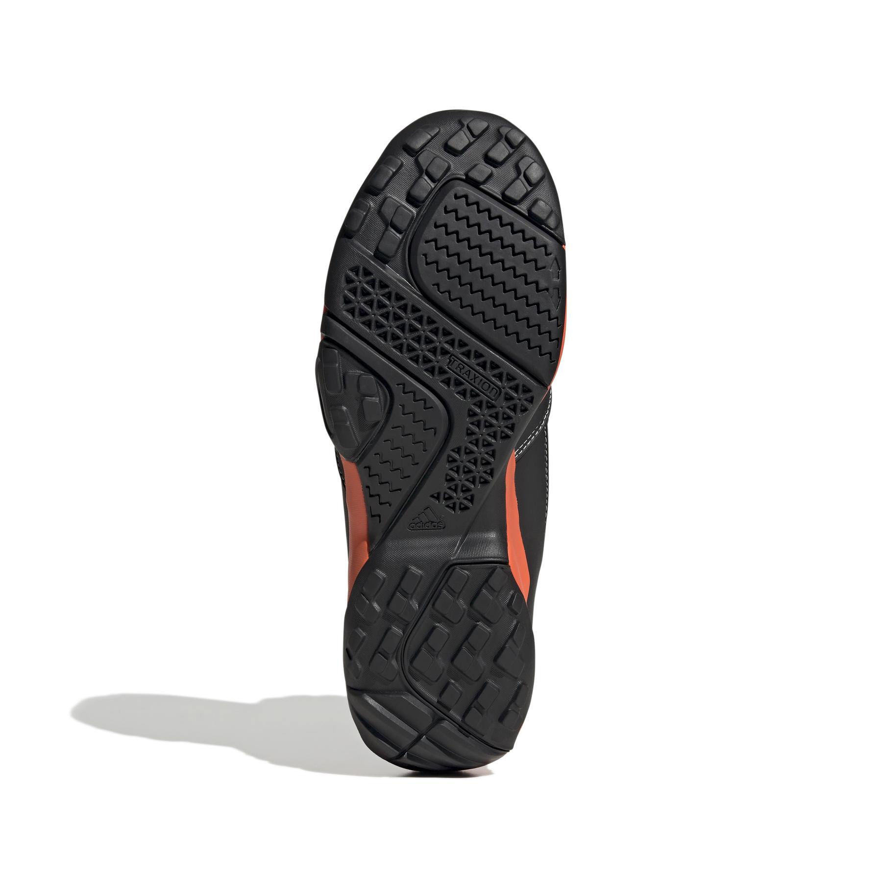 product/a/d/adidas_ih2865_4_footwear_photography_bottom_view_white.jpg