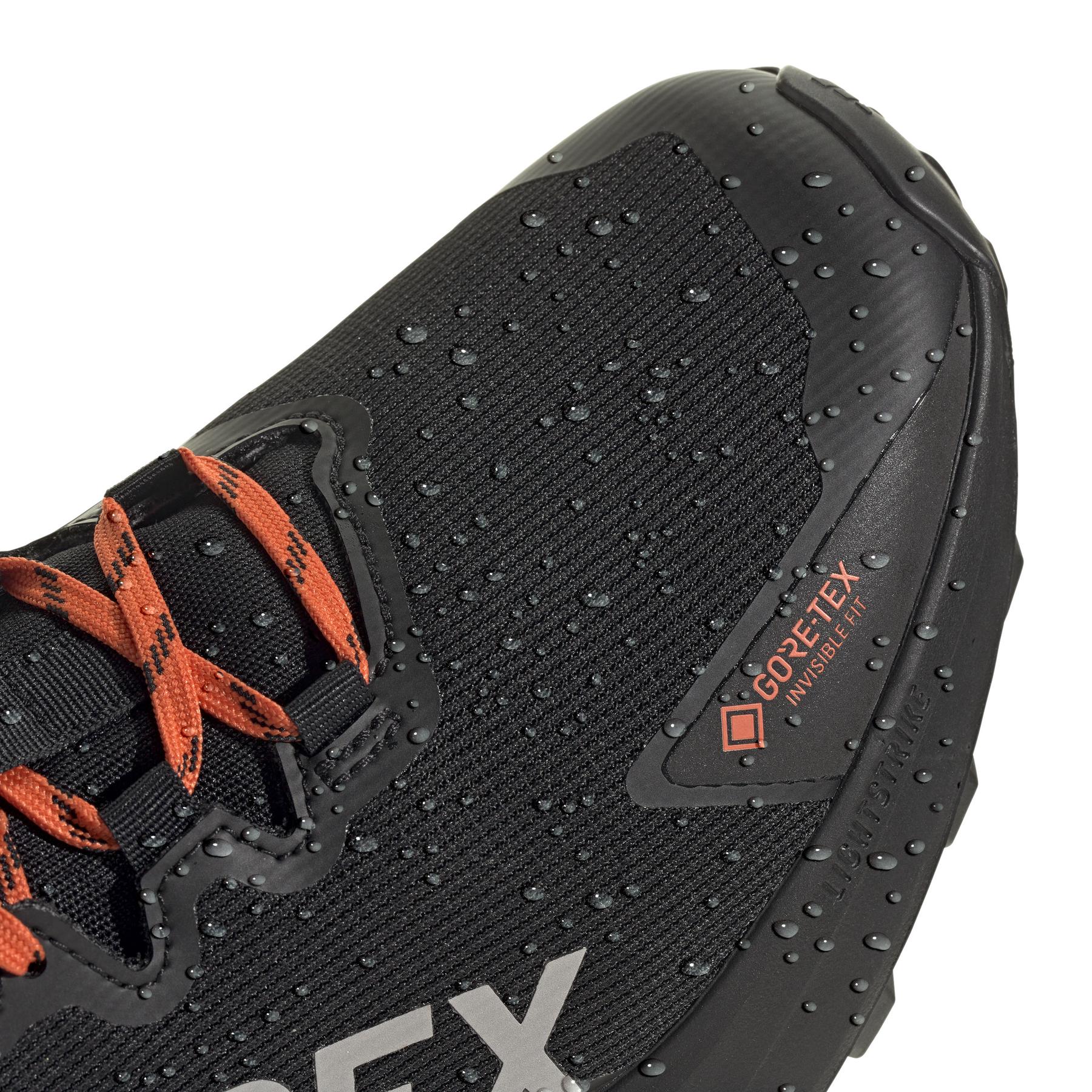 product/a/d/adidas_ih2939_8_footwear_photography_detail_view_1_white.jpg