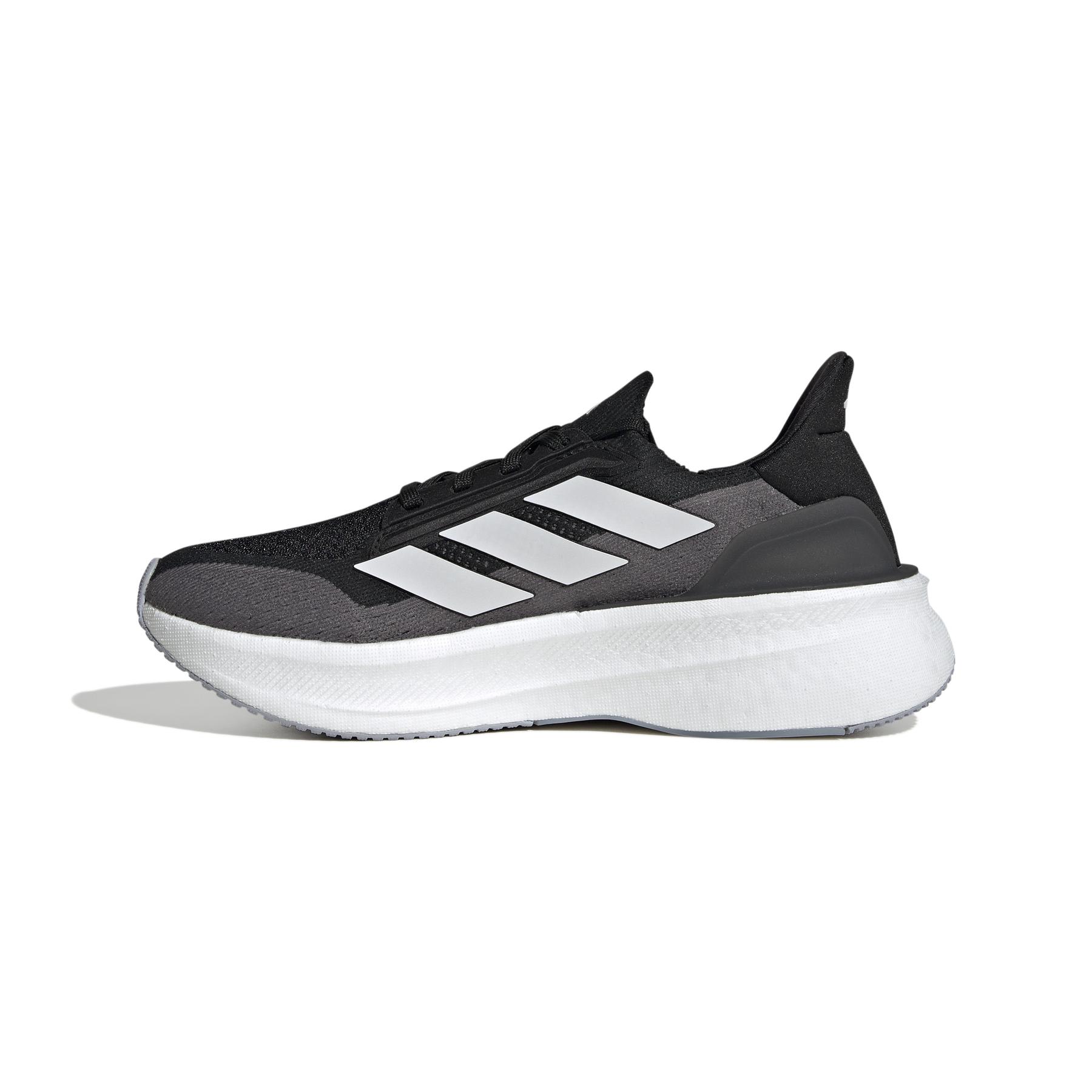 product/a/d/adidas_ih3102_5_footwear_photography_side_medial_center_view_white.jpg