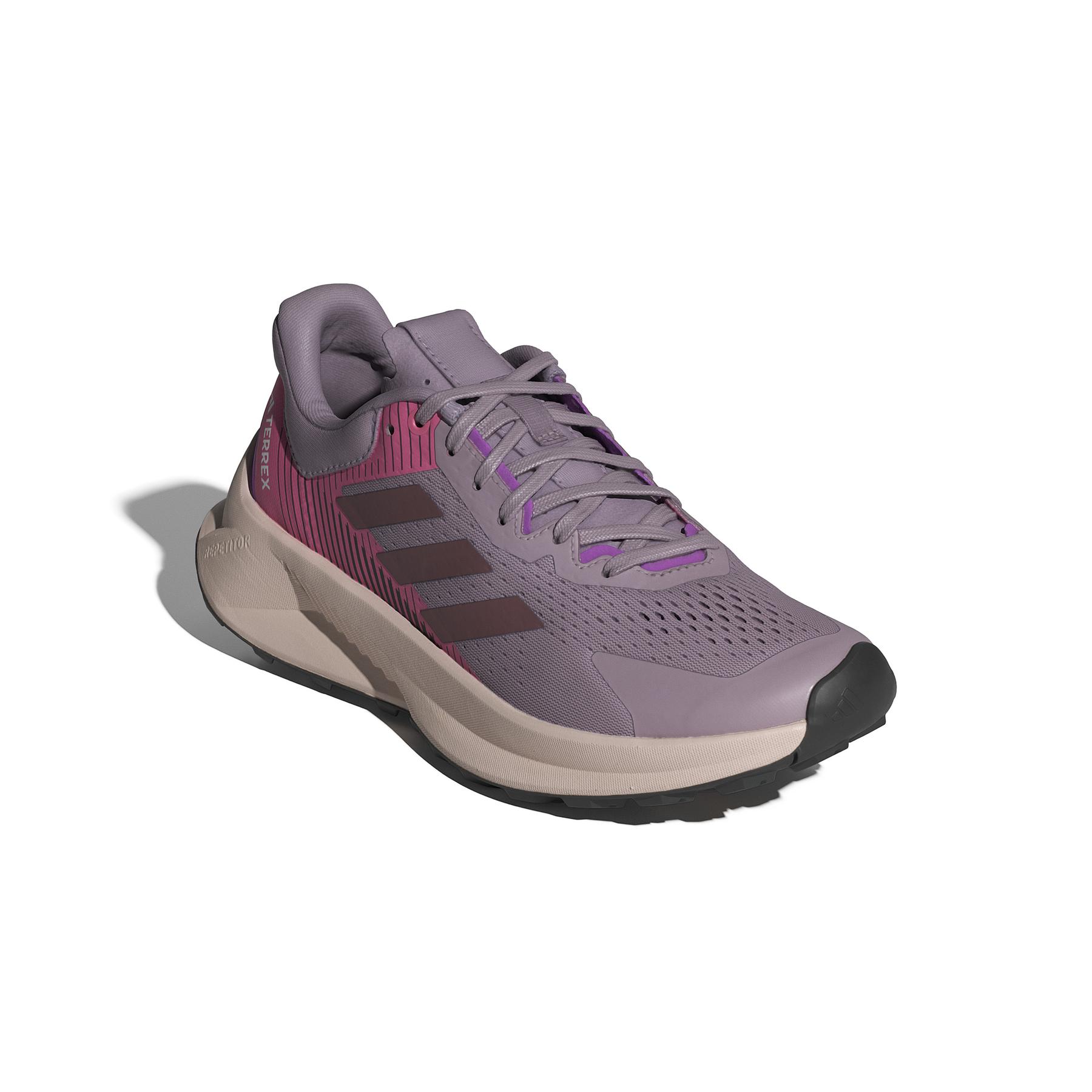 product/a/d/adidas_ih3446_6_footwear_photography_front_lateral_top_view_white.jpg
