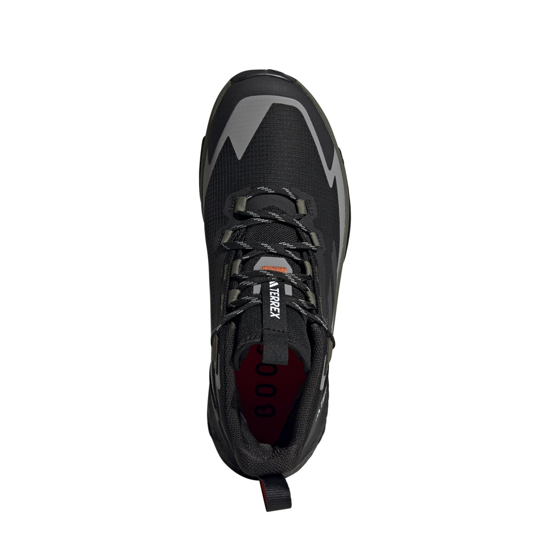product/a/d/adidas_ih3526_cblack-carbon-olistr_3.jpg