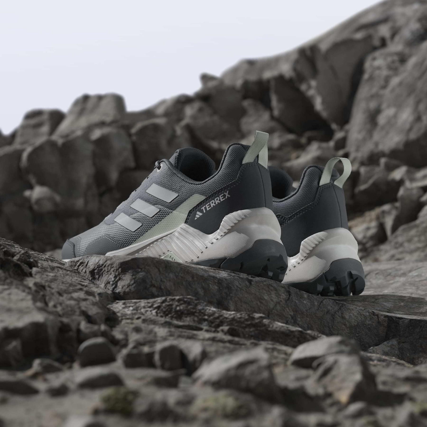 product/a/d/adidas_ih3589_19_footwear_photography_heromrktng_view_6-nw091625.jpg