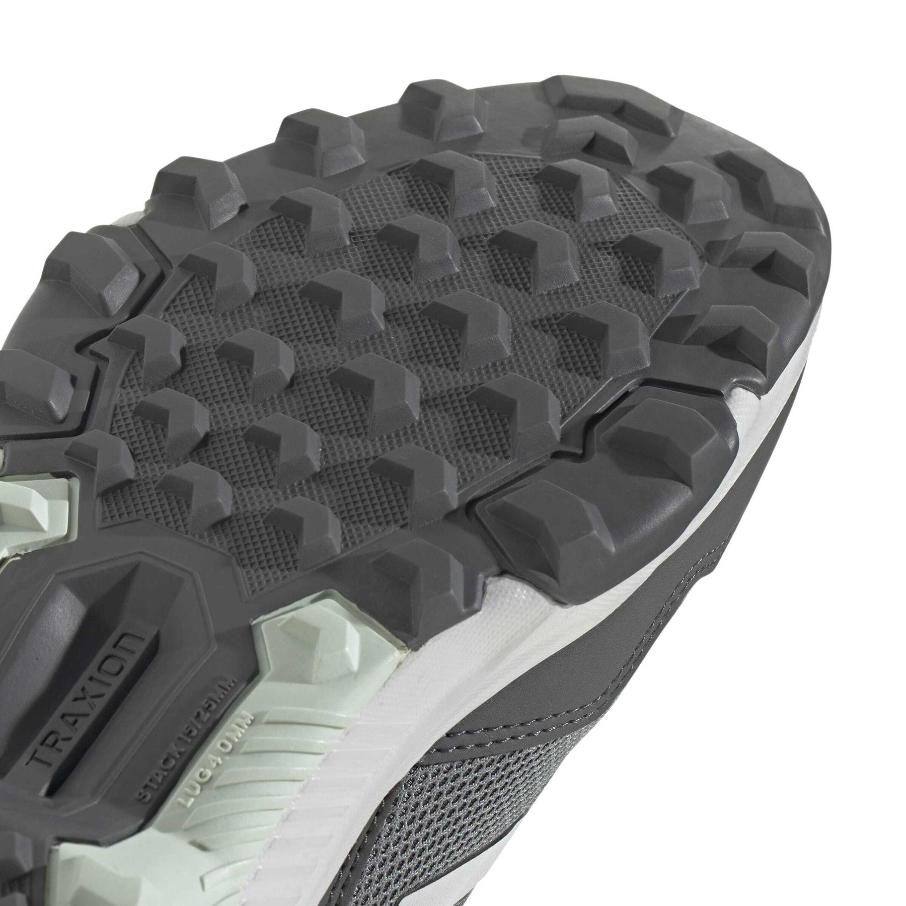 product/a/d/adidas_ih3589_8_footwear_photography_detail_view_1_white-nw091625.jpg