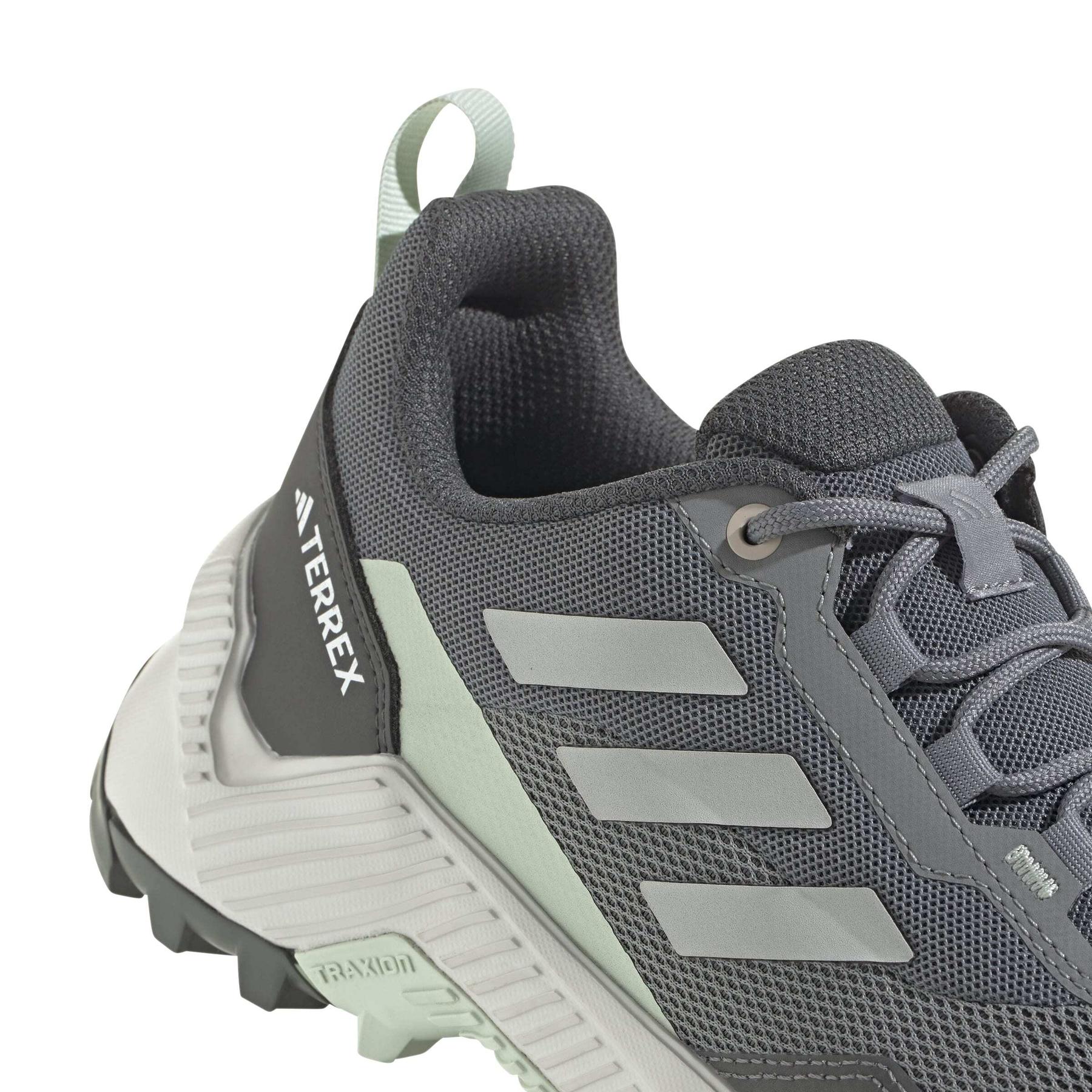 product/a/d/adidas_ih3589_9_footwear_photography_detail_view_2_white-nw091625.jpg