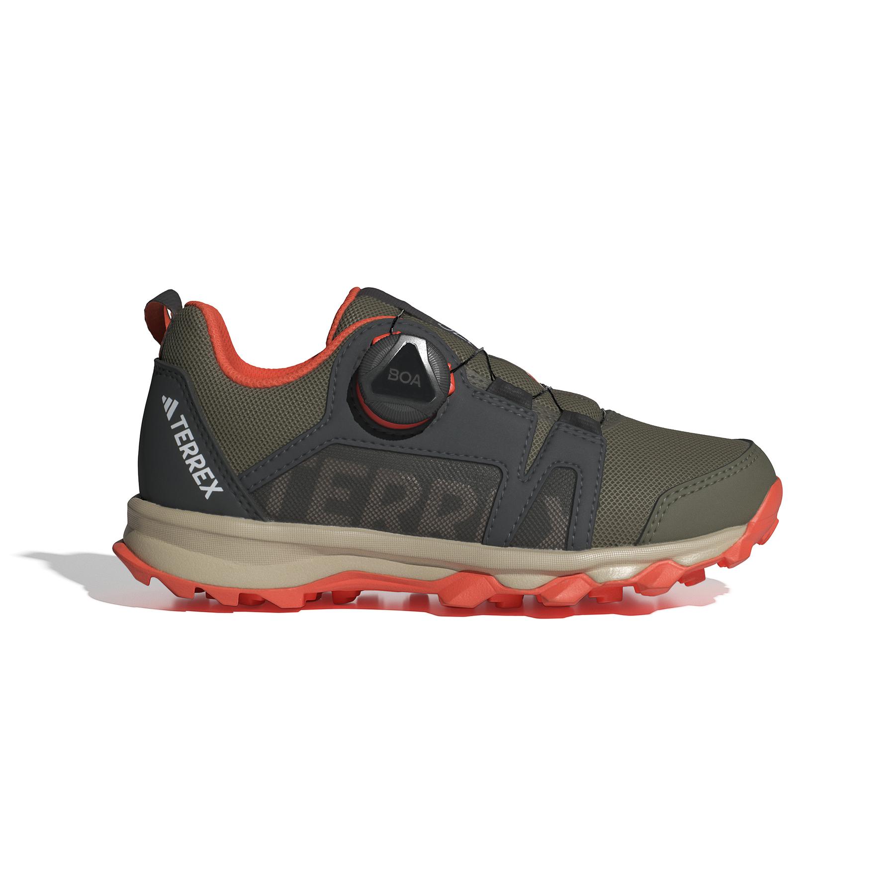 product/a/d/adidas_ih5082_1_footwear_photography_side_lateral_center_view_white.jpg