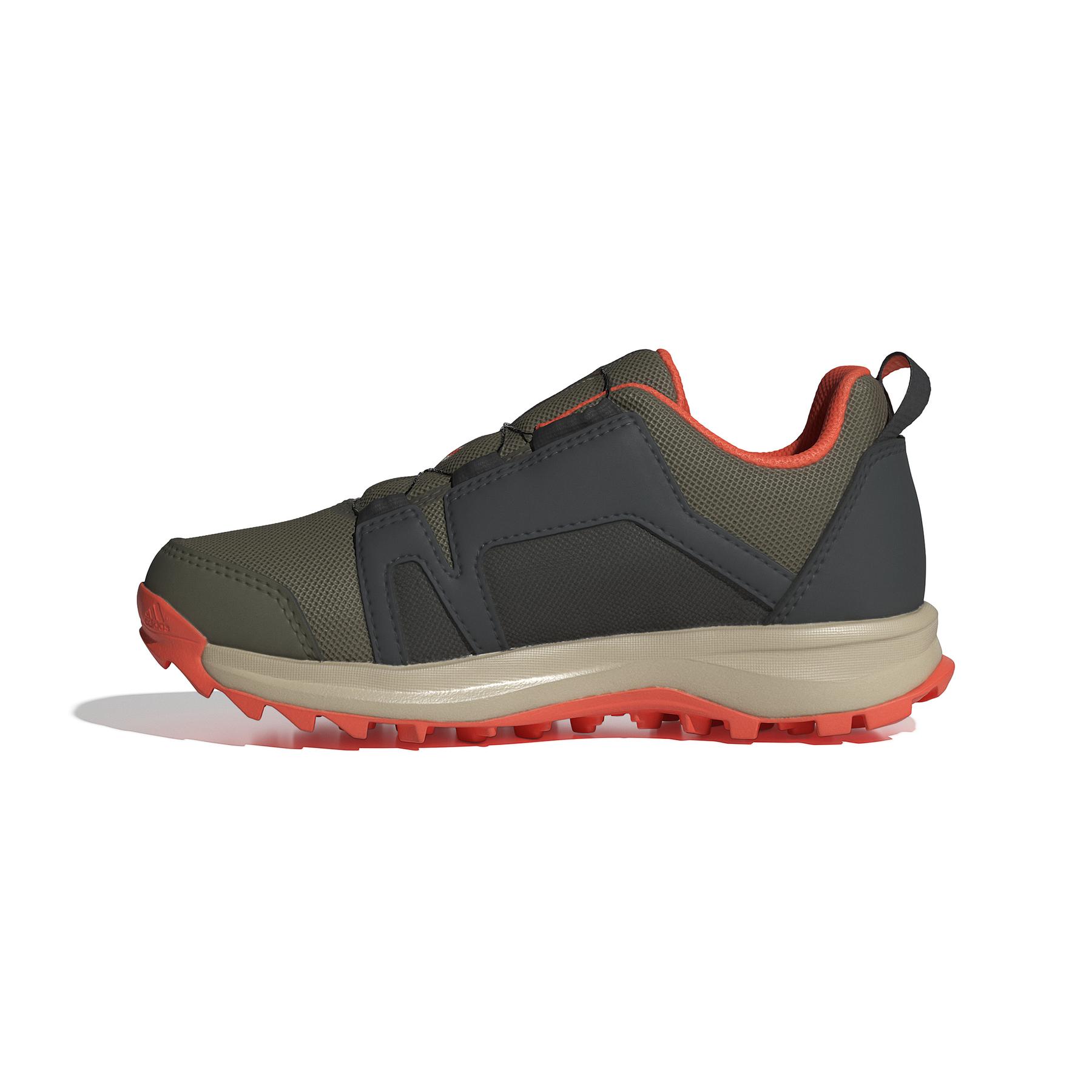 product/a/d/adidas_ih5082_5_footwear_photography_side_medial_center_view_white.jpg