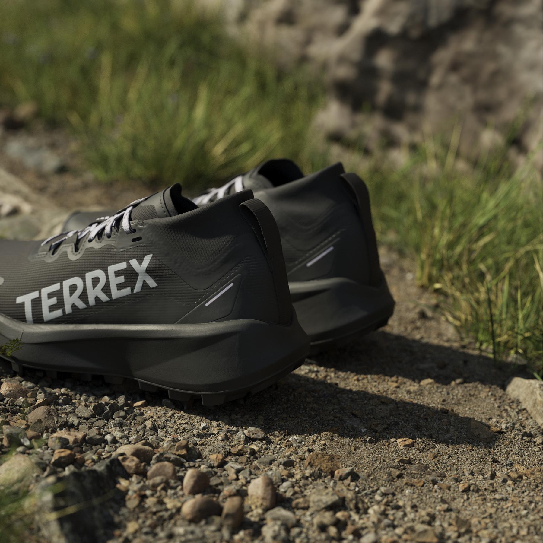product/a/d/adidas_ih5358_24_footwear_photography_heromrktng_view_9-nw091625.jpg