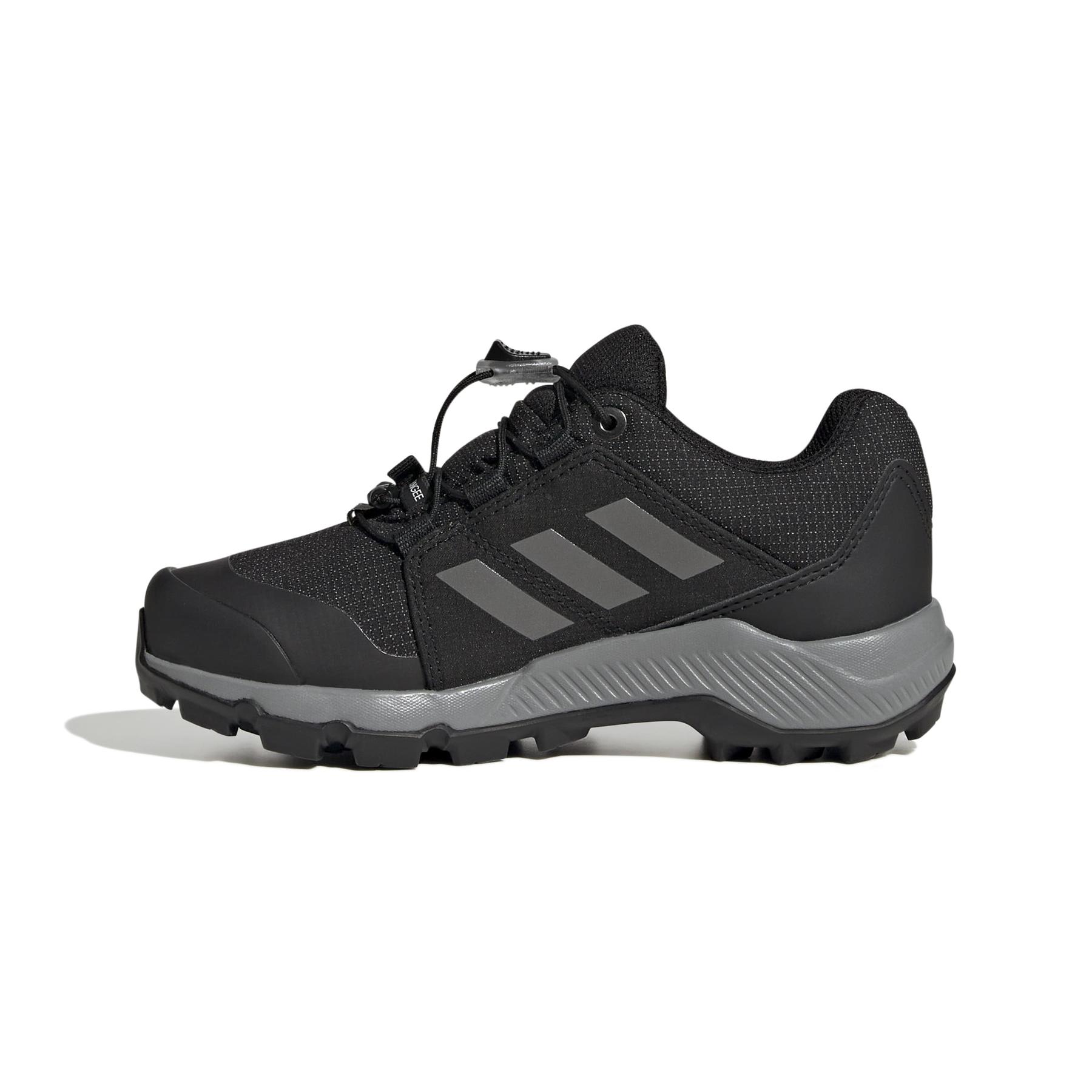 product/a/d/adidas_ih5511_5_footwear_photography_side_medial_center_view_white-nw091625.jpg