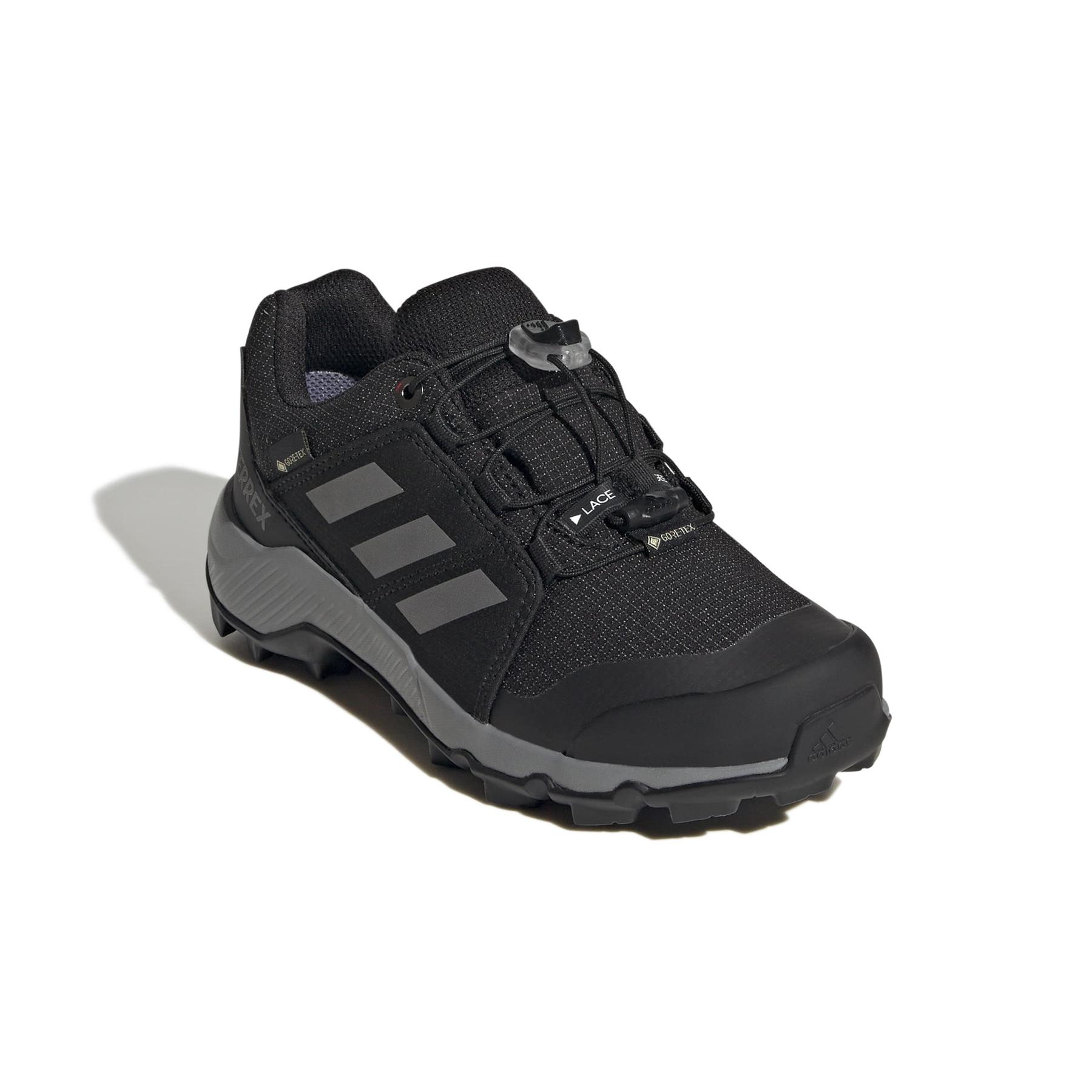 product/a/d/adidas_ih5511_6_footwear_photography_front_lateral_top_view_white-nw091625.jpg