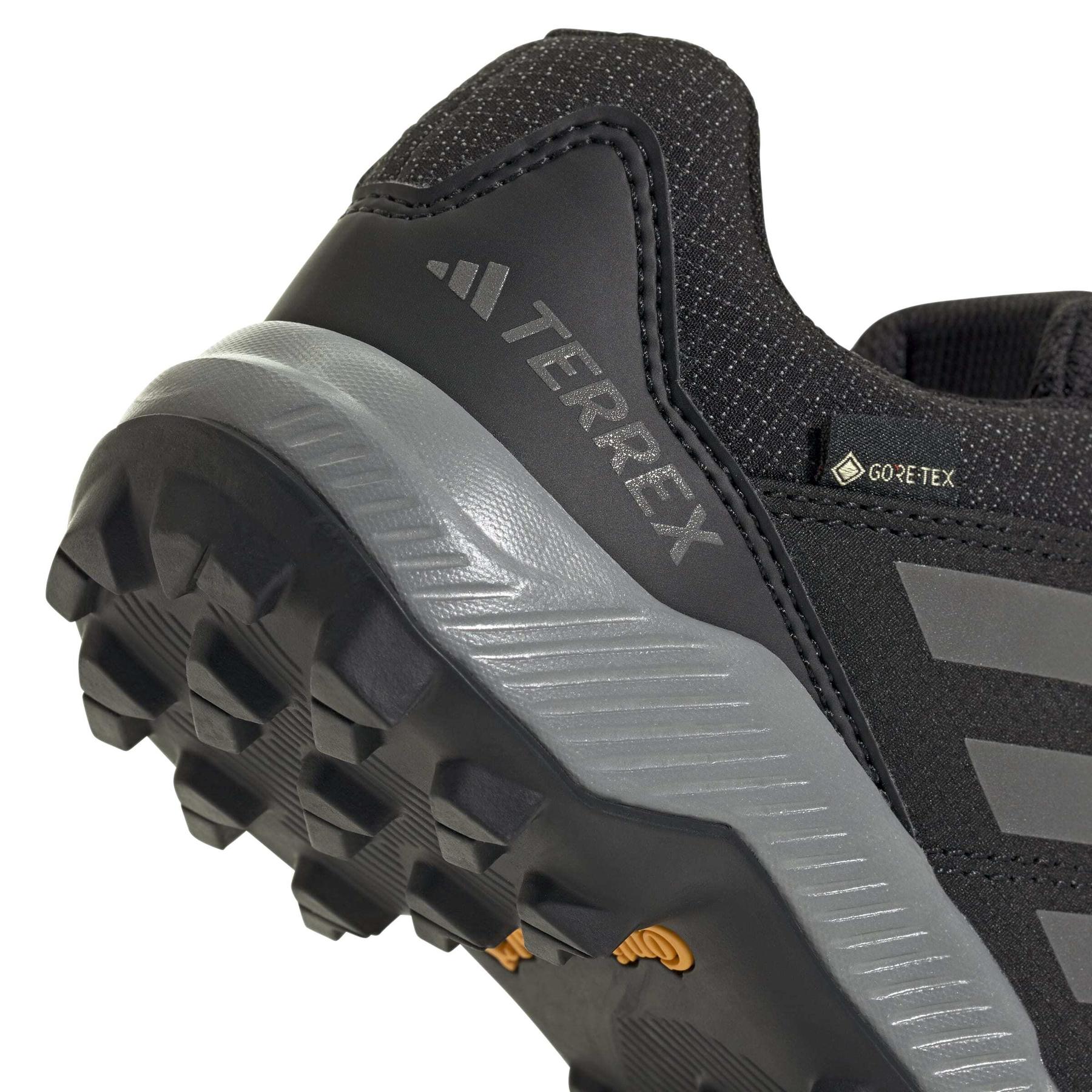 product/a/d/adidas_ih5511_8_footwear_photography_detail_view_1_white-nw091625.jpg