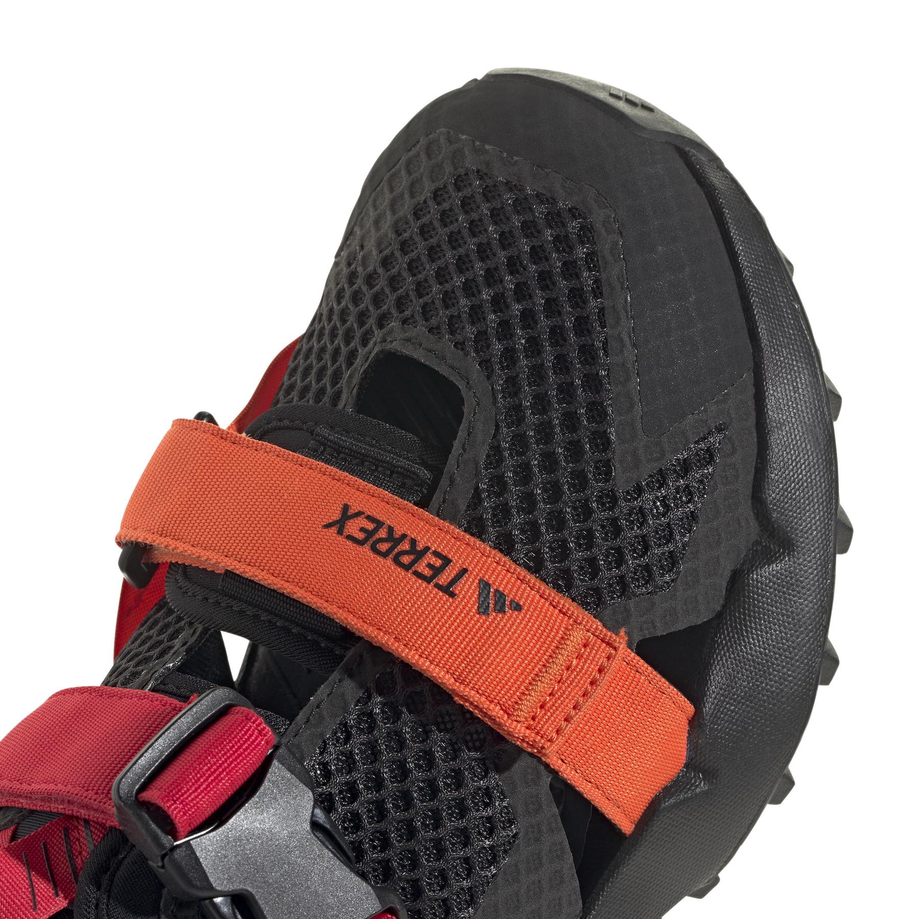 product/a/d/adidas_ih6064_9_footwear_photography_detail_view_2_white.jpg