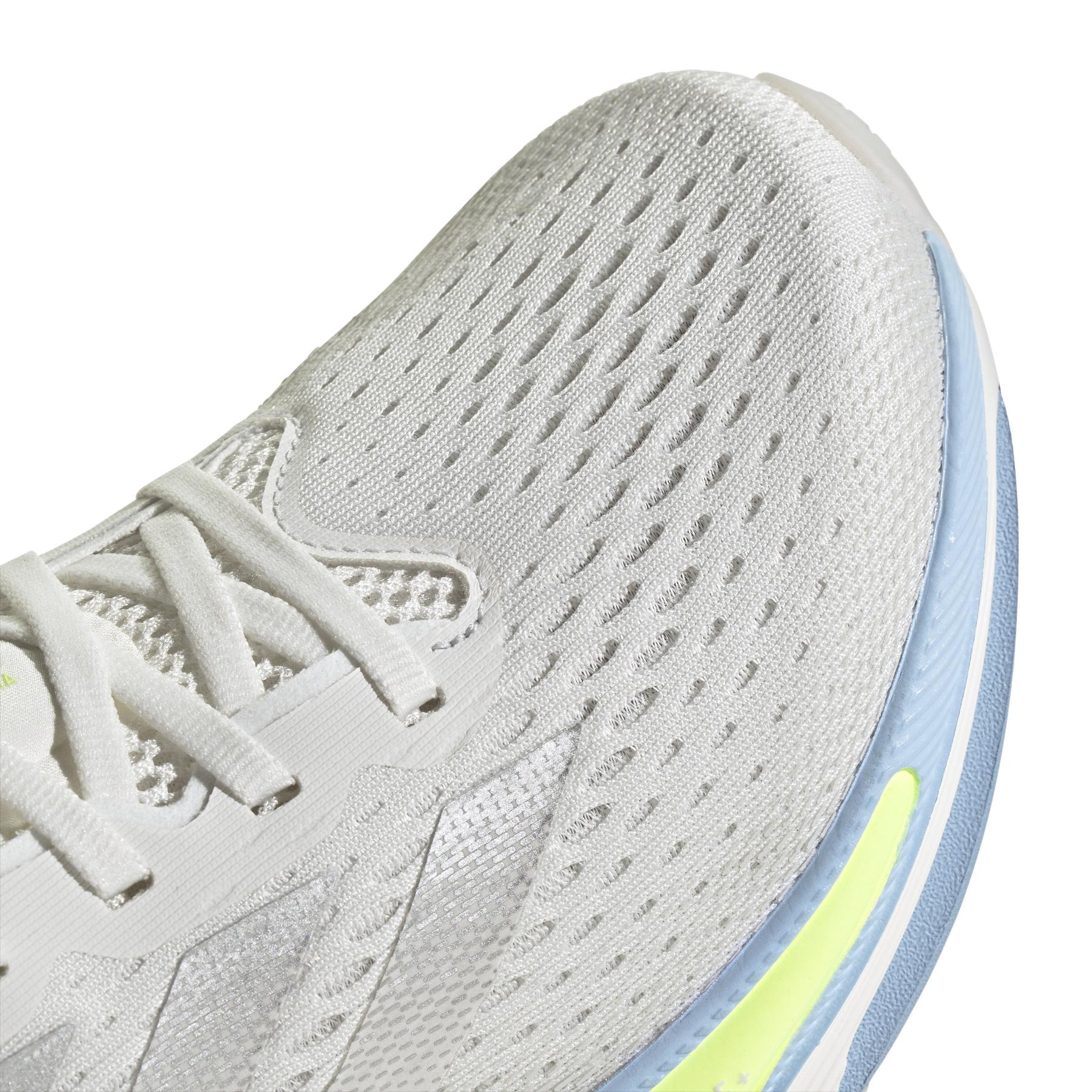 product/a/d/adidas_ih8637_8_footwear_photography_detail_view_1_white.jpg
