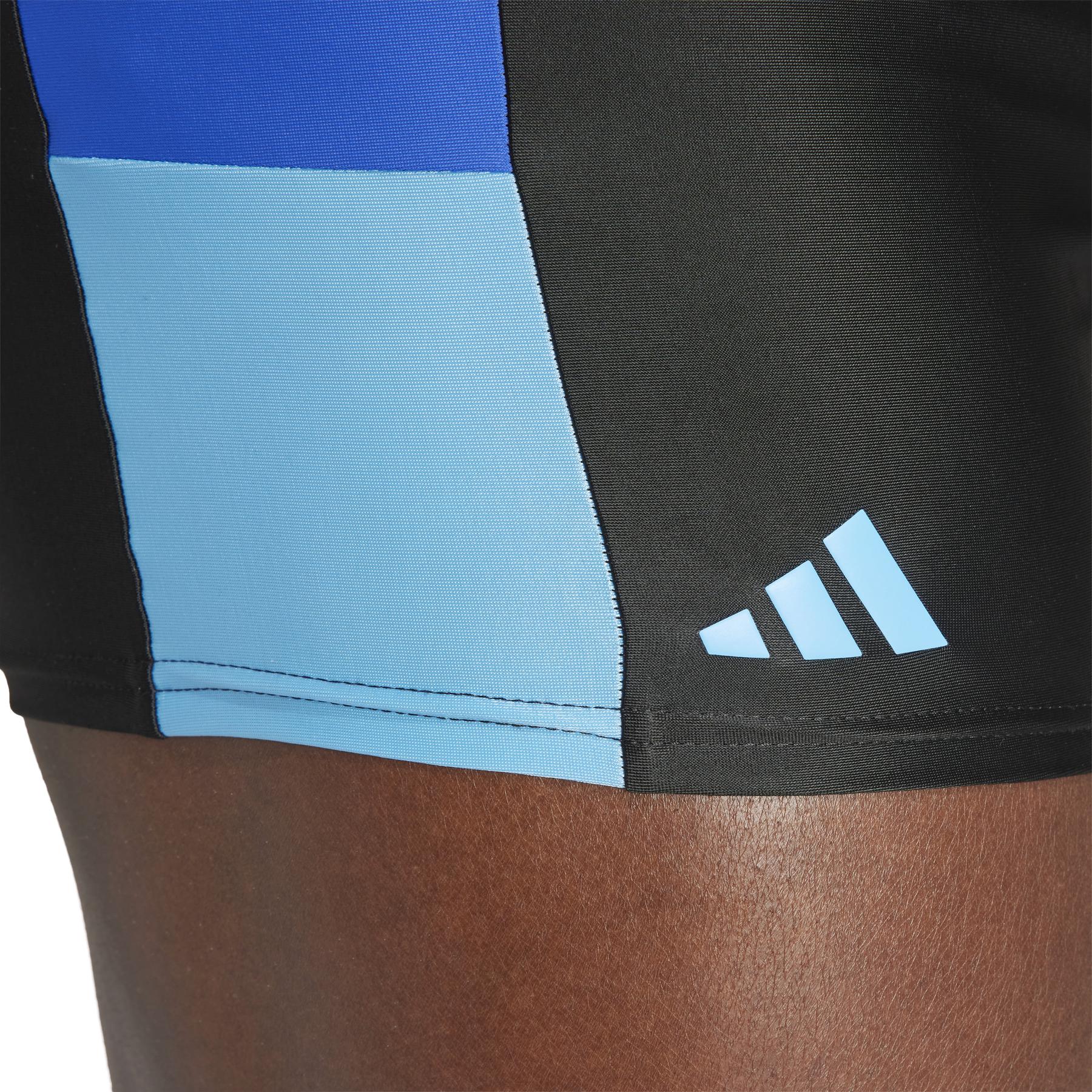 product/a/d/adidas_iu1876_6_apparel_on_model_detail_view_1_white-nw032724.jpg