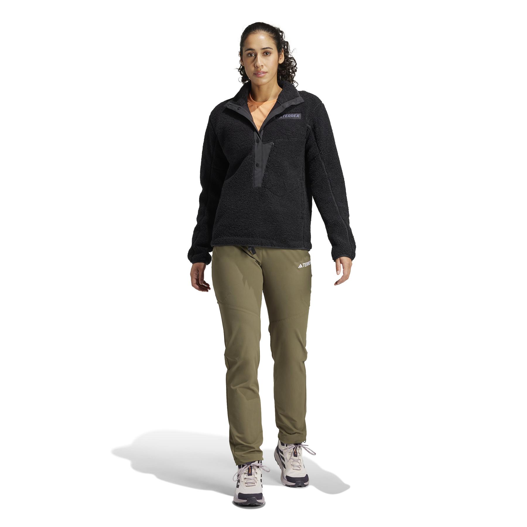 product/a/d/adidas_iw0225_7_apparel_on_model_standard_outfit_view_white.jpg