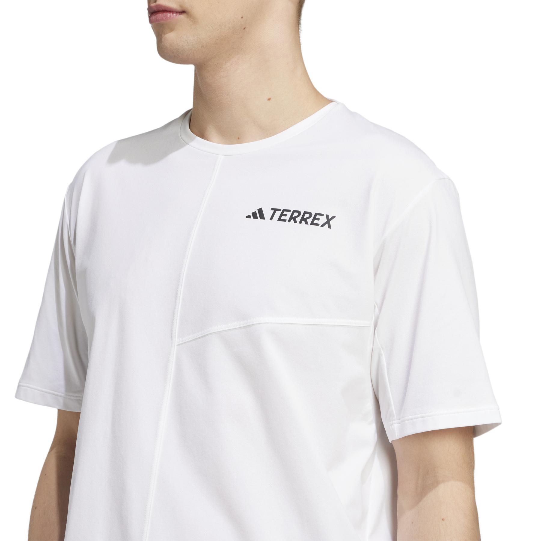 product/a/d/adidas_je0391_5_apparel_on_model_detail_view_1_white.jpg