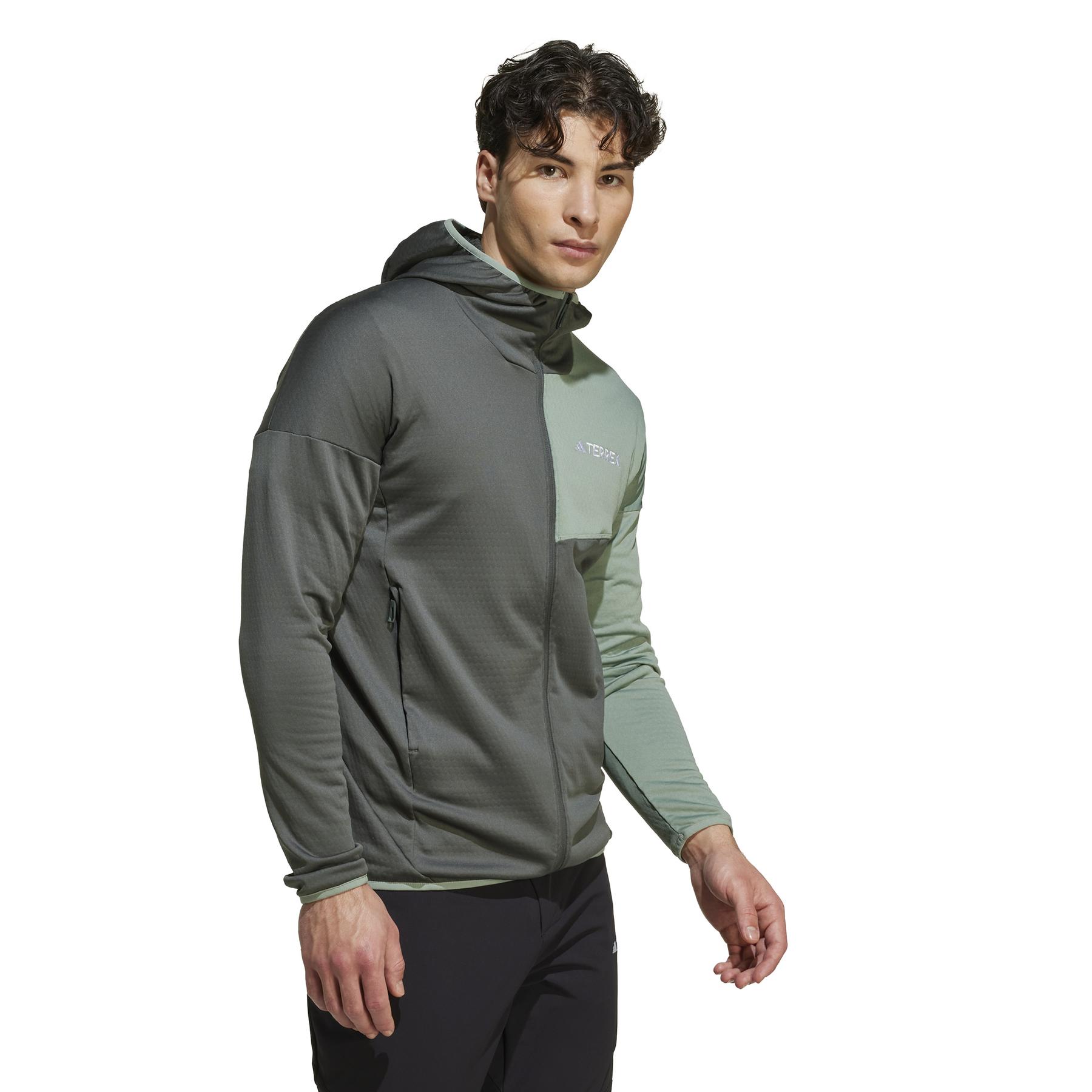 product/a/d/adidas_je1347_legivy-silgrn_4.jpg