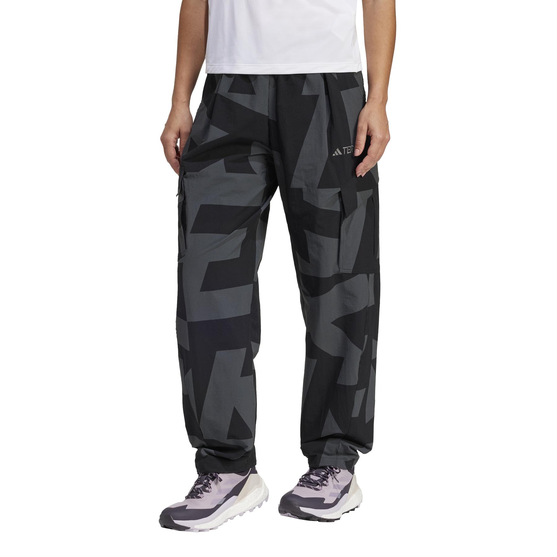 product/a/d/adidas_jf3702_black-carbon_2.jpg