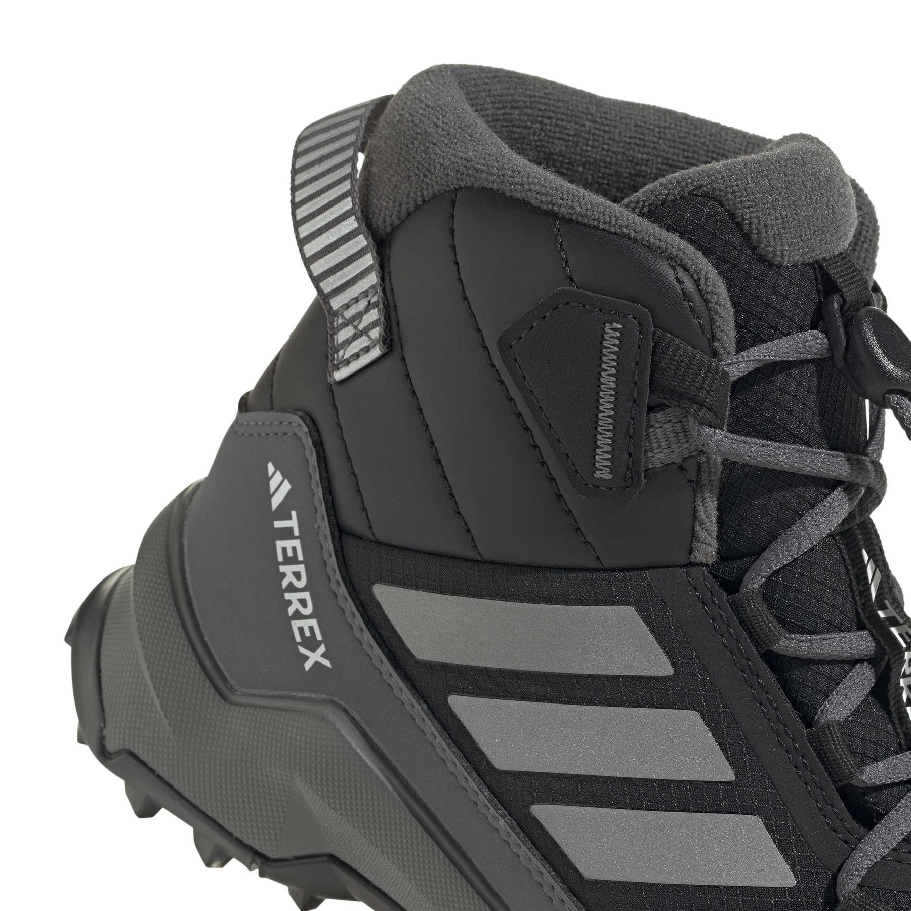 product/a/d/adidas_jh5490_9_footwear_photography_detail_view_2_white-nw091625.jpg