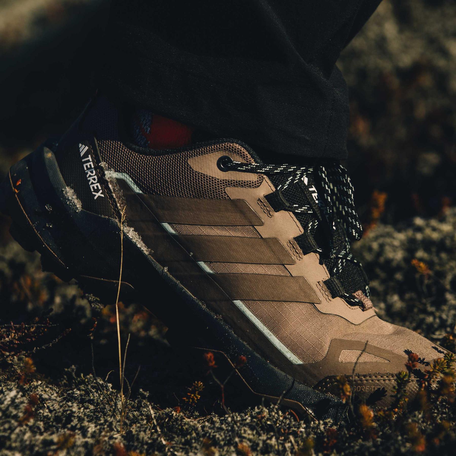 product/a/d/adidas_jh7806_16_footwear_photography_heromrktng_view_5-nw091625.jpg