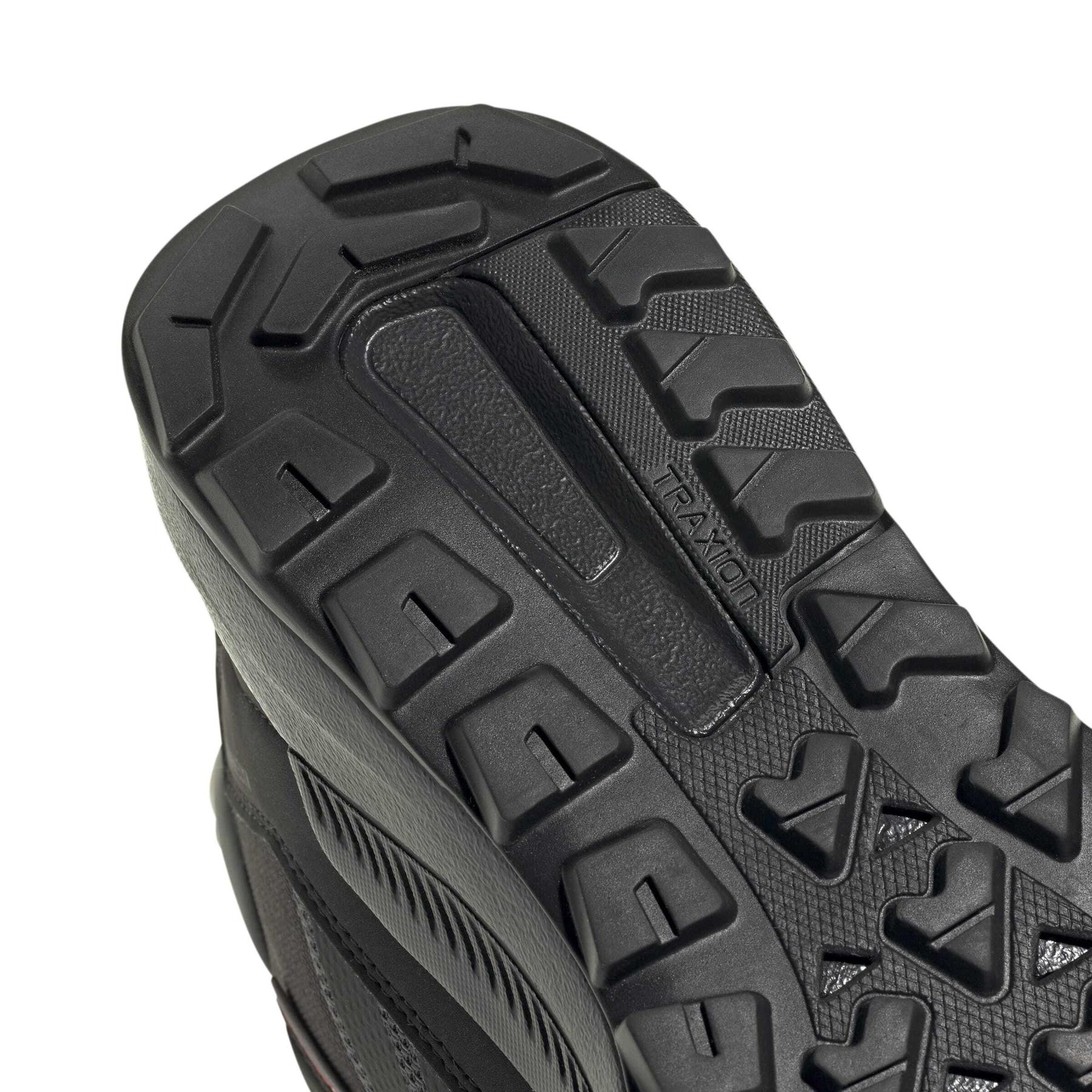 product/a/d/adidas_jh8777_9_footwear_photography_detail_view_2_white-nw091625.jpg
