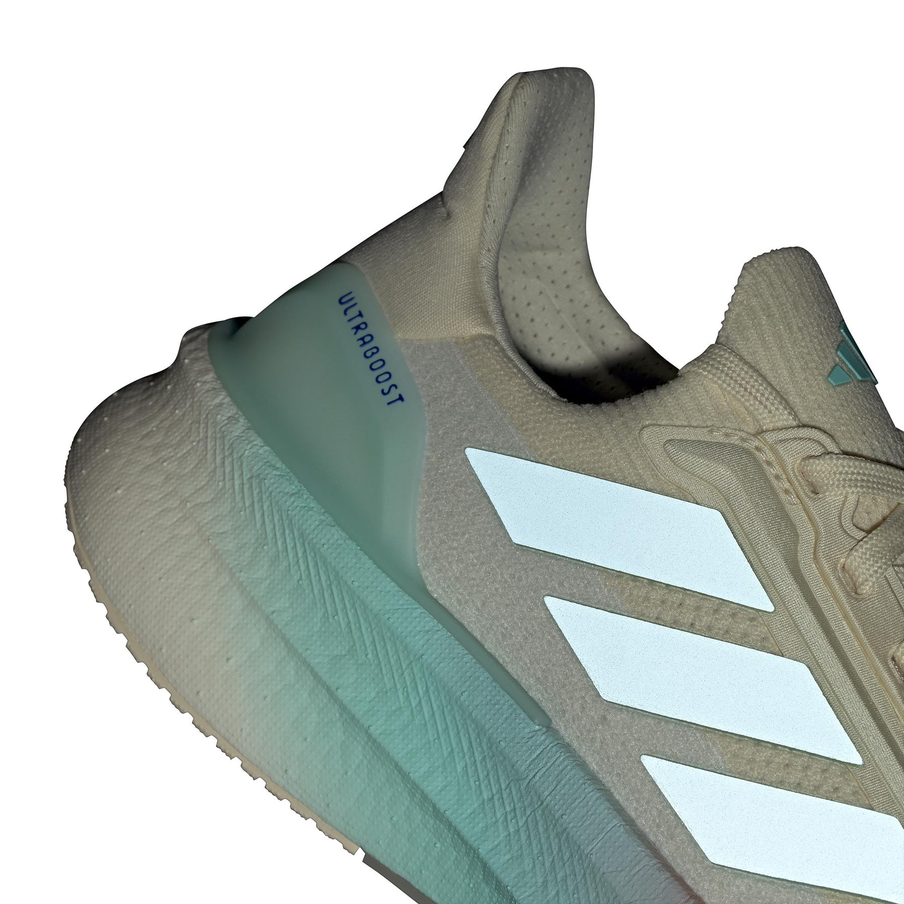 product/a/d/adidas_jh9019_13_footwear_photography_reflective_detail_white.jpg