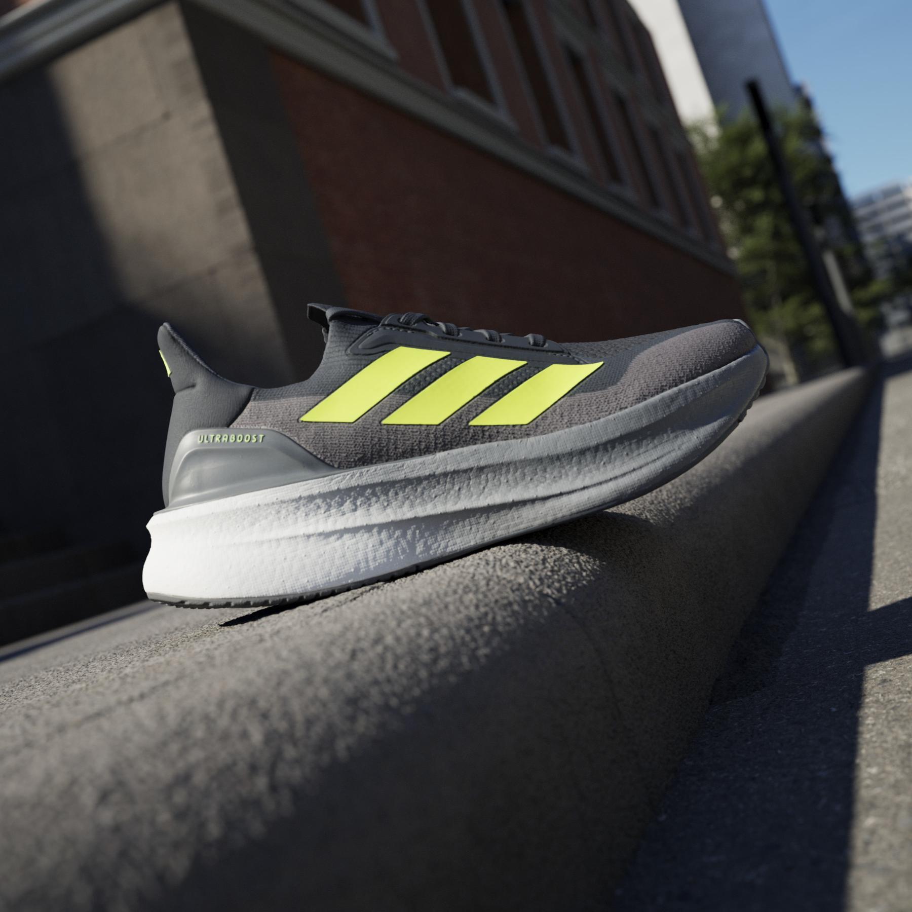 product/a/d/adidas_jh9034_16_footwear_photography_heromrktng_view_3-nw091625.jpg