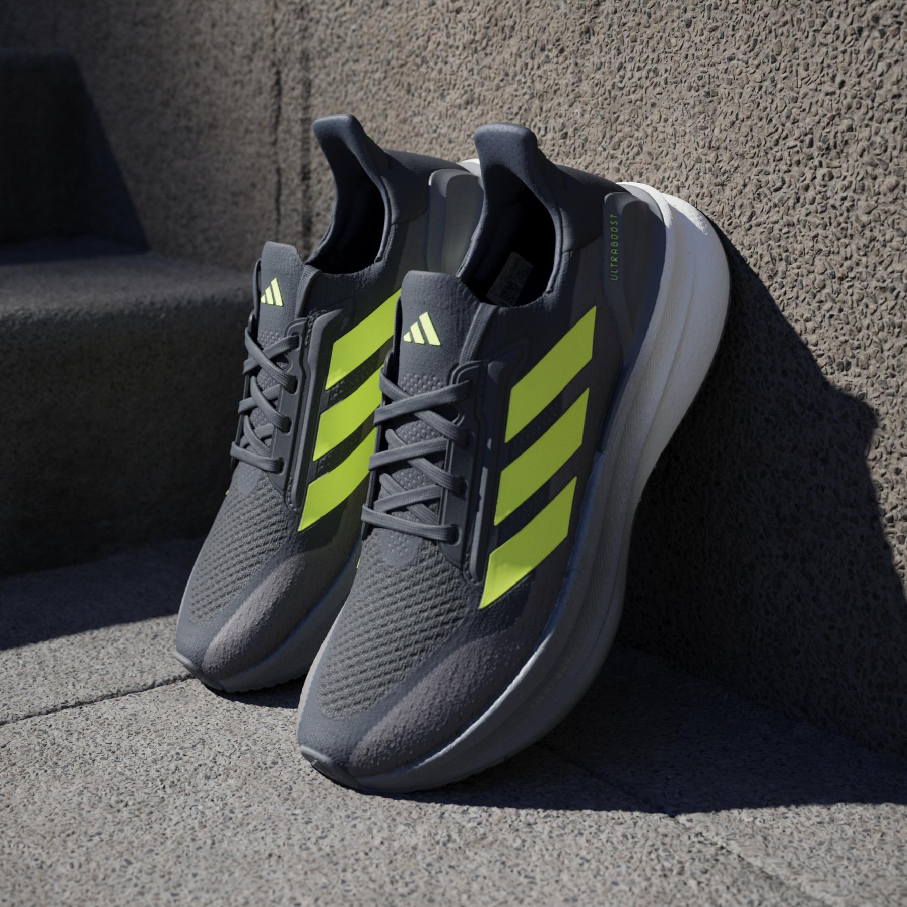 product/a/d/adidas_jh9034_18_footwear_photography_heromrktng_view_5-nw091625.jpg