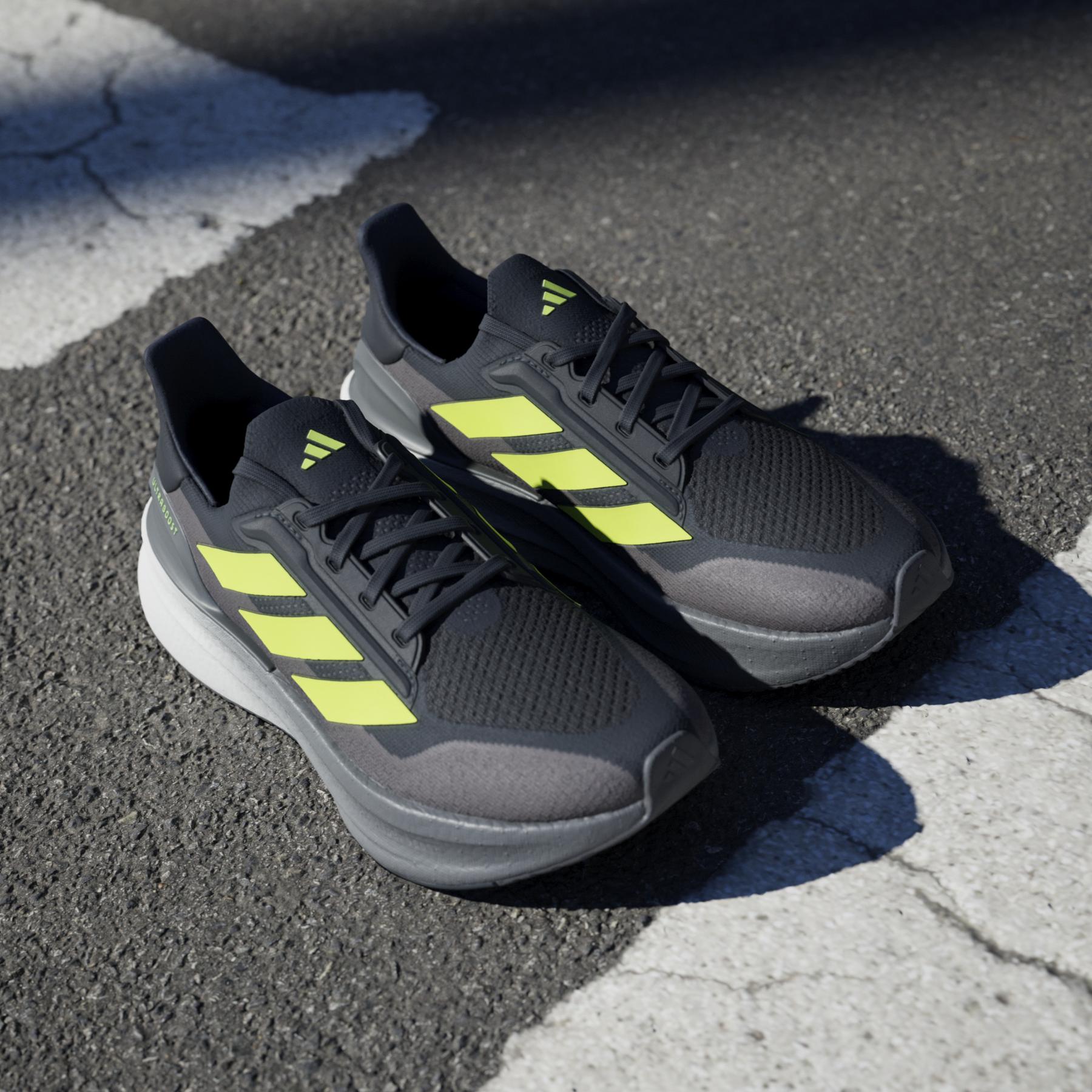 product/a/d/adidas_jh9034_21_footwear_photography_heromrktng_view_8-nw091625.jpg