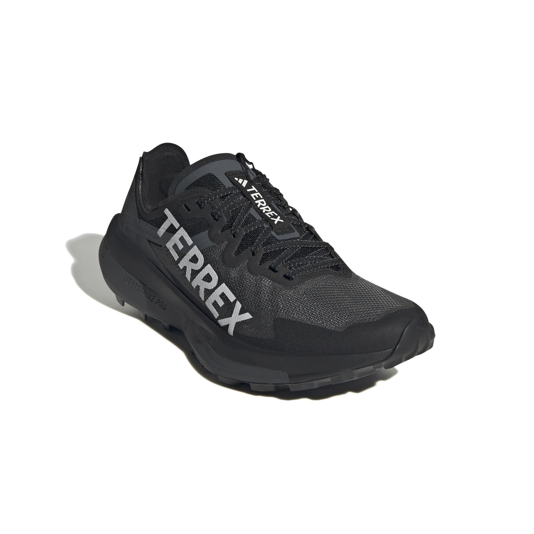 product/a/d/adidas_ji0953_6_footwear_photography_front_lateral_top_view_white.jpg