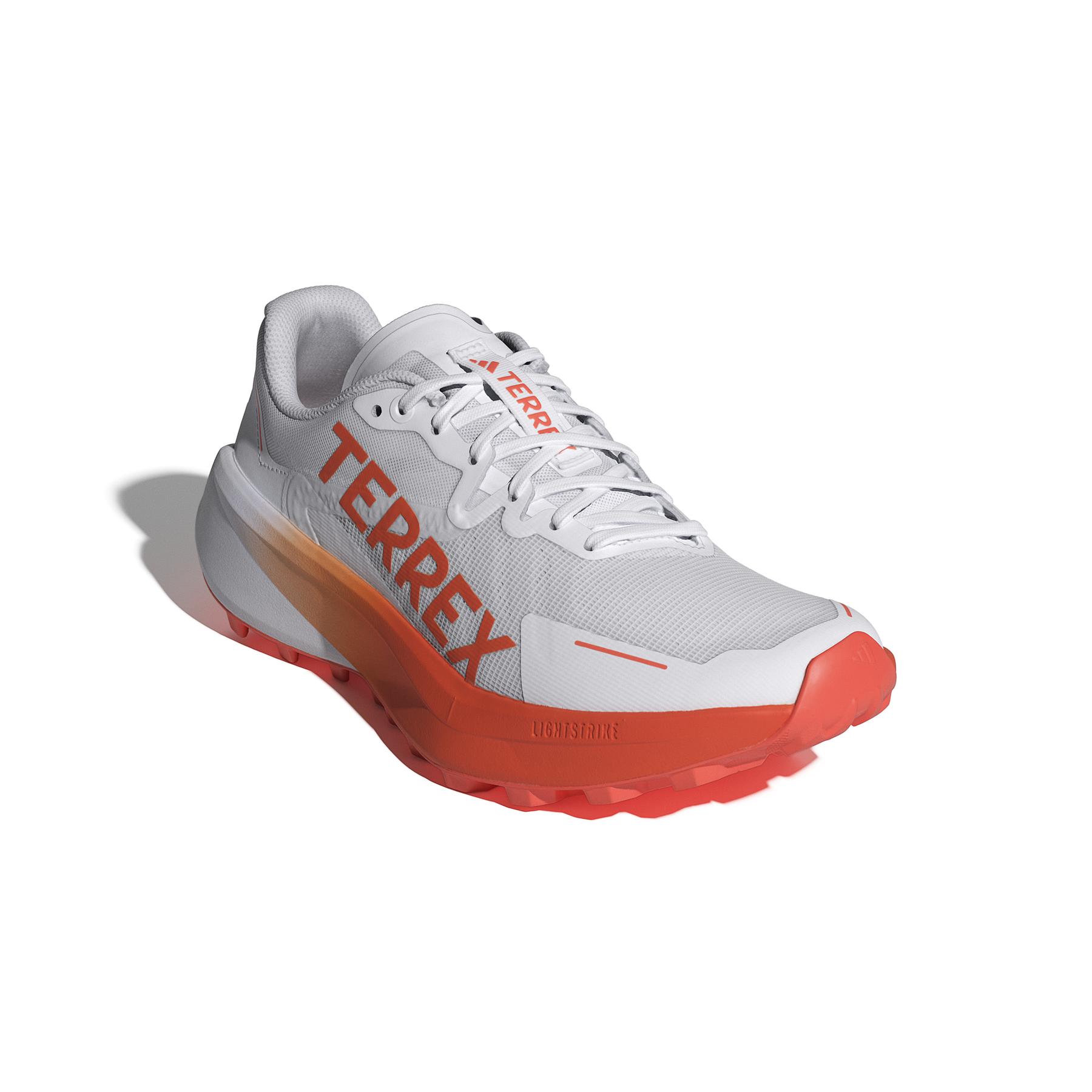 product/a/d/adidas_ji0955_6_footwear_photography_front_lateral_top_view_white.jpg