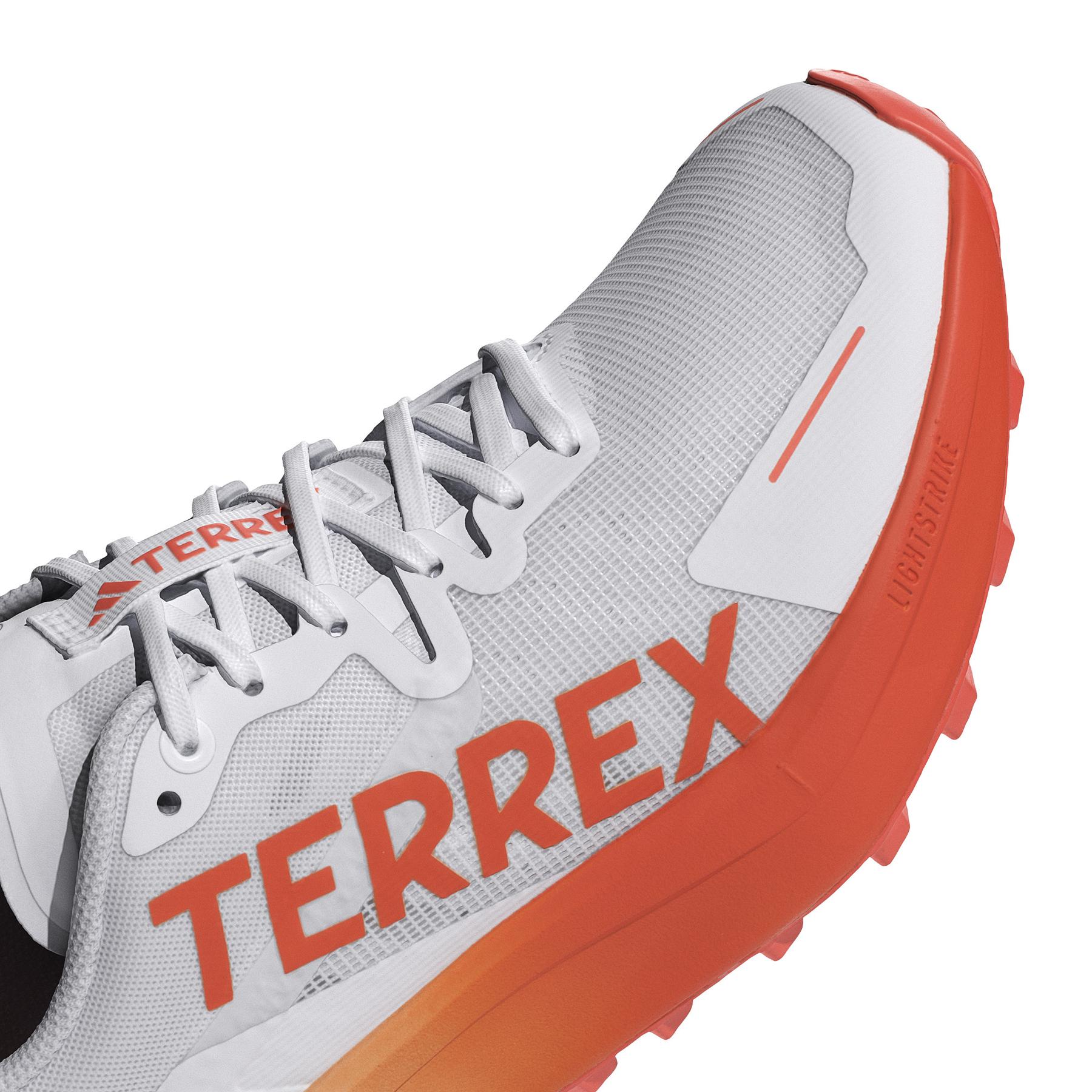 product/a/d/adidas_ji0955_8_footwear_photography_detail_view_1_white.jpg