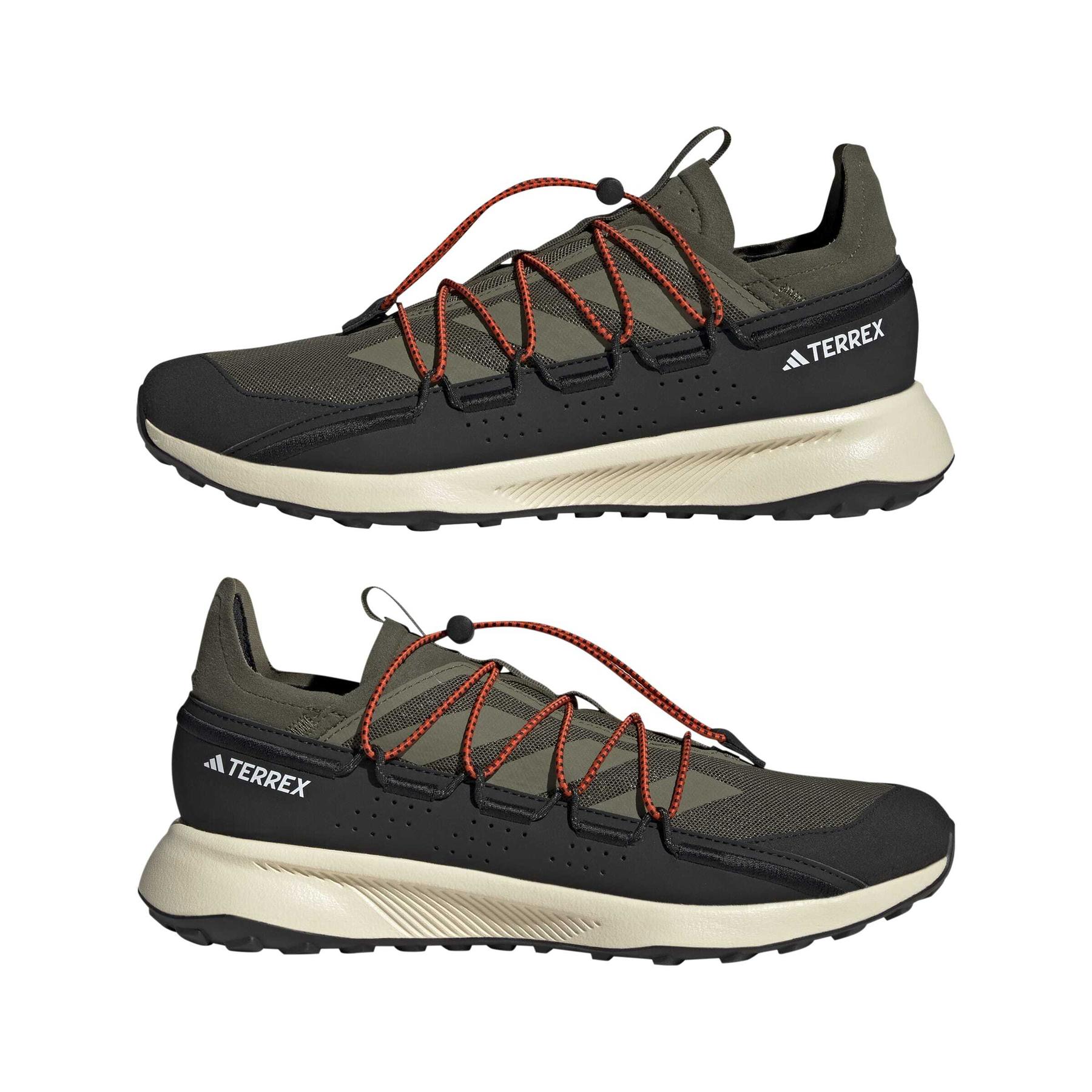 product/a/d/adidas_ji1029_10_footwear_photography_mirrored_pair_view_white-nw091625.jpg