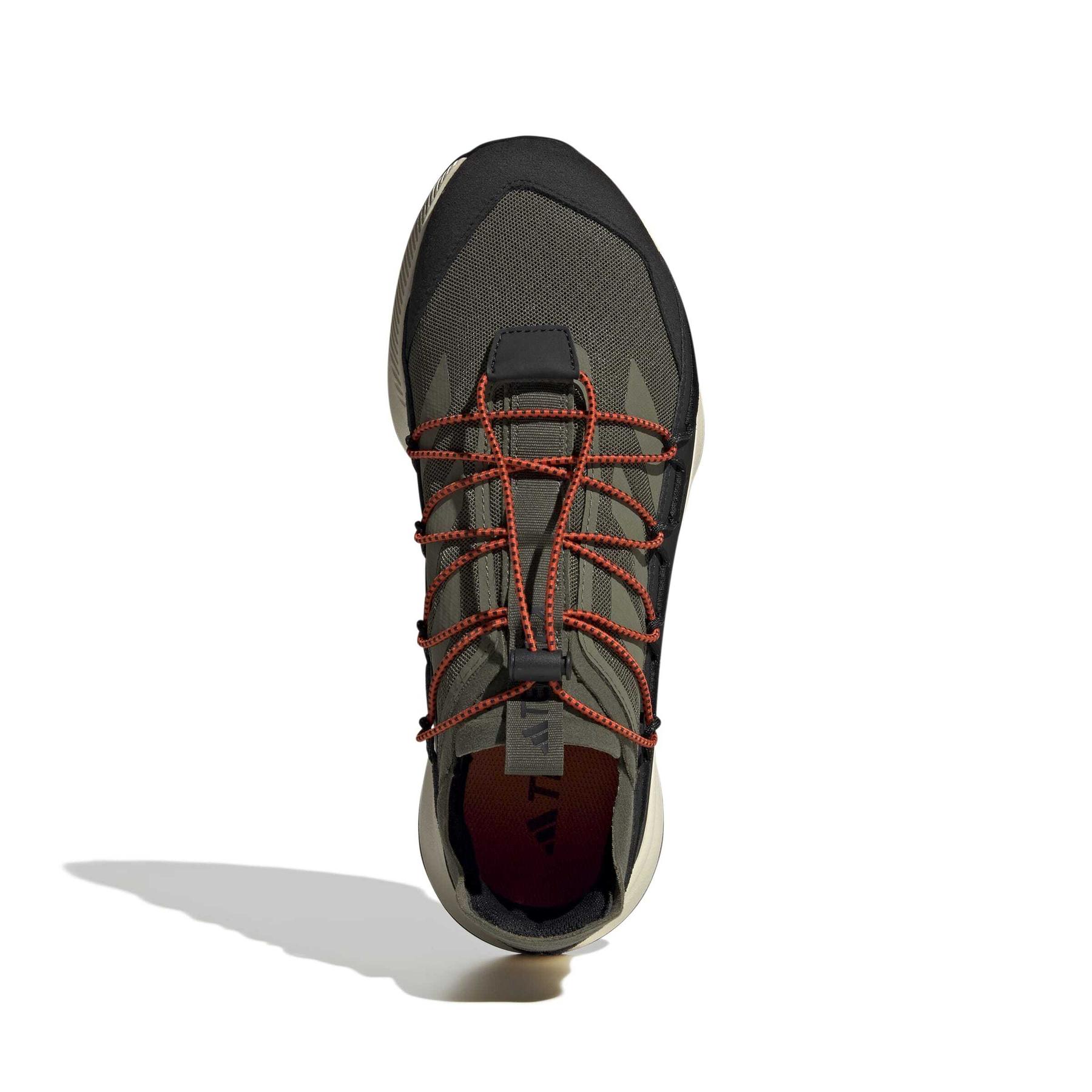 product/a/d/adidas_ji1029_3_footwear_photography_top_portrait_view_white-nw091625.jpg