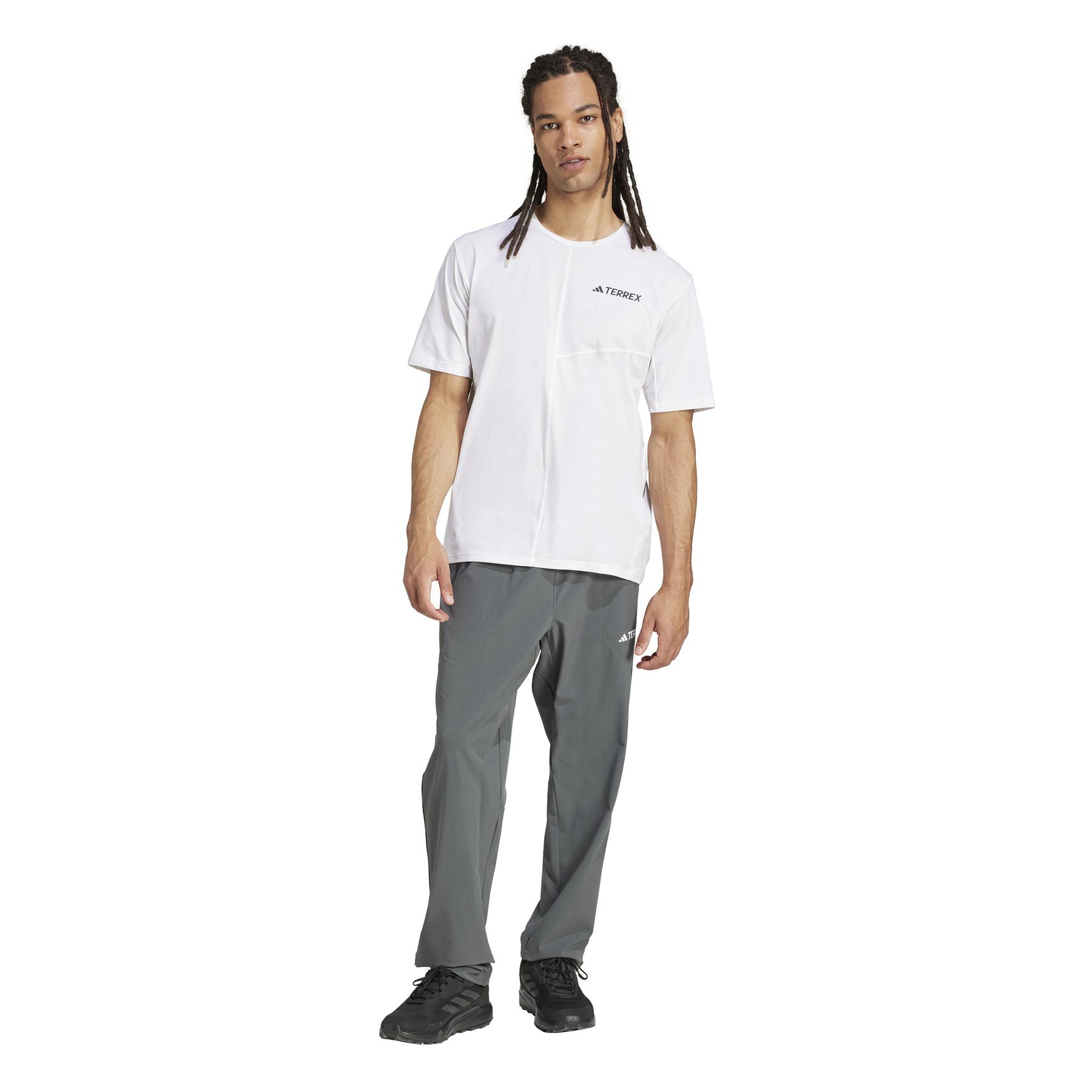 product/a/d/adidas_jp0814_legivy_5.jpg