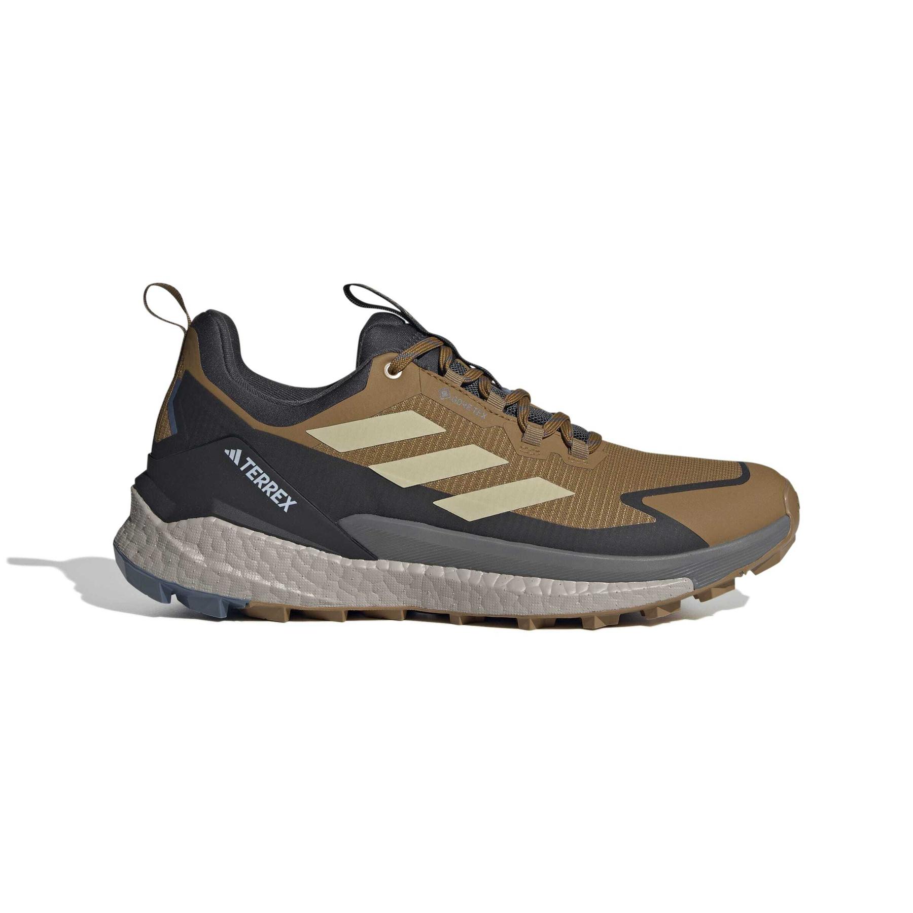 product/a/d/adidas_jp5611_1_footwear_photography_side_lateral_center_view_white-nw091625.jpg