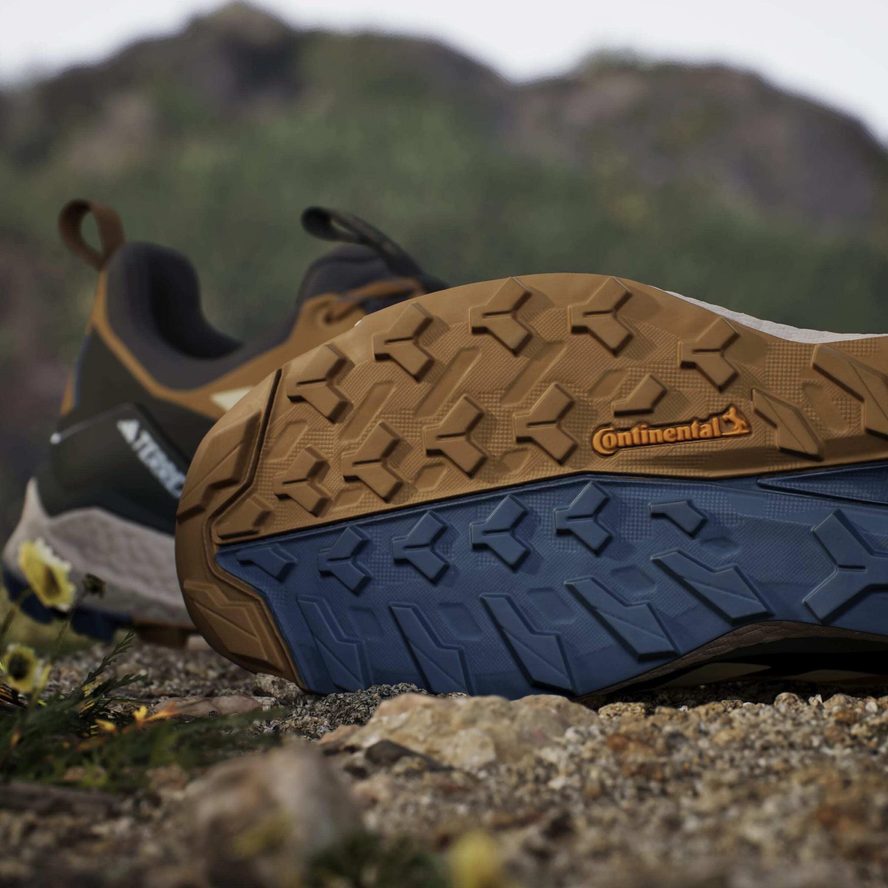 product/a/d/adidas_jp5611_24_footwear_photography_heromrktng_view_11-nw091625.jpg