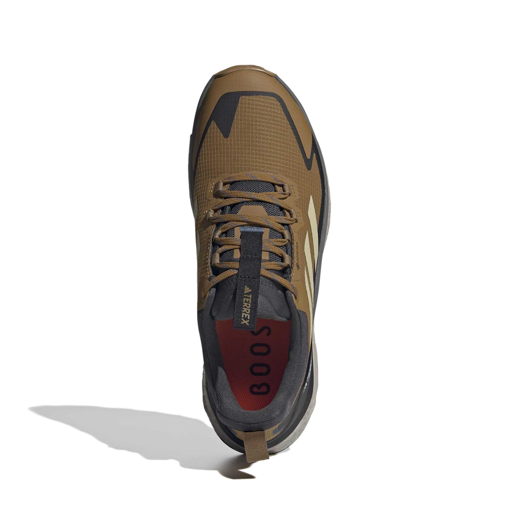 product/a/d/adidas_jp5611_3_footwear_photography_top_portrait_view_white-nw091625.jpg