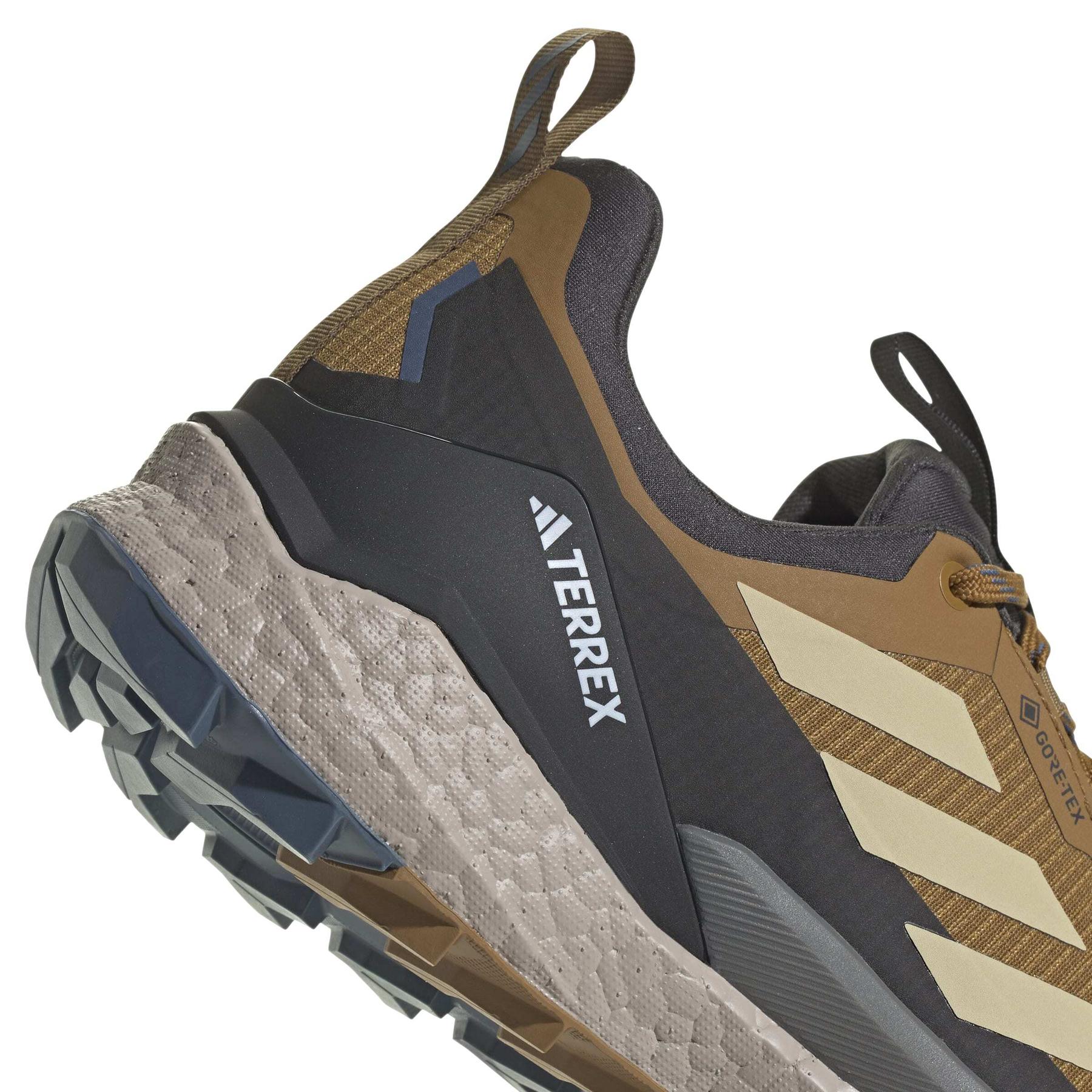 product/a/d/adidas_jp5611_8_footwear_photography_detail_view_1_white-nw091625.jpg