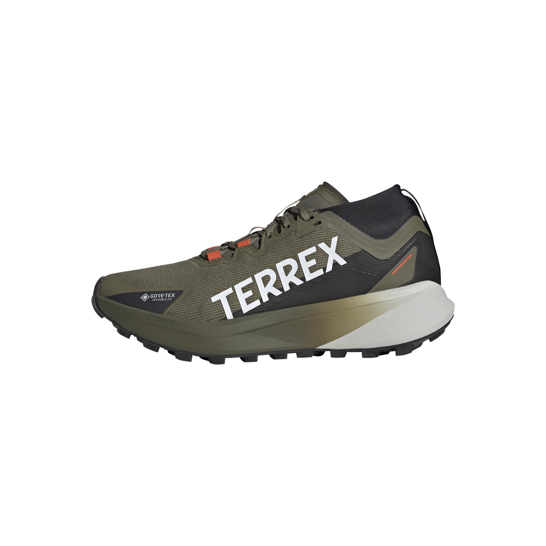 product/a/d/adidas_jp7252_12_footwear_photography_left_side_center_lateral_view_white.jpg