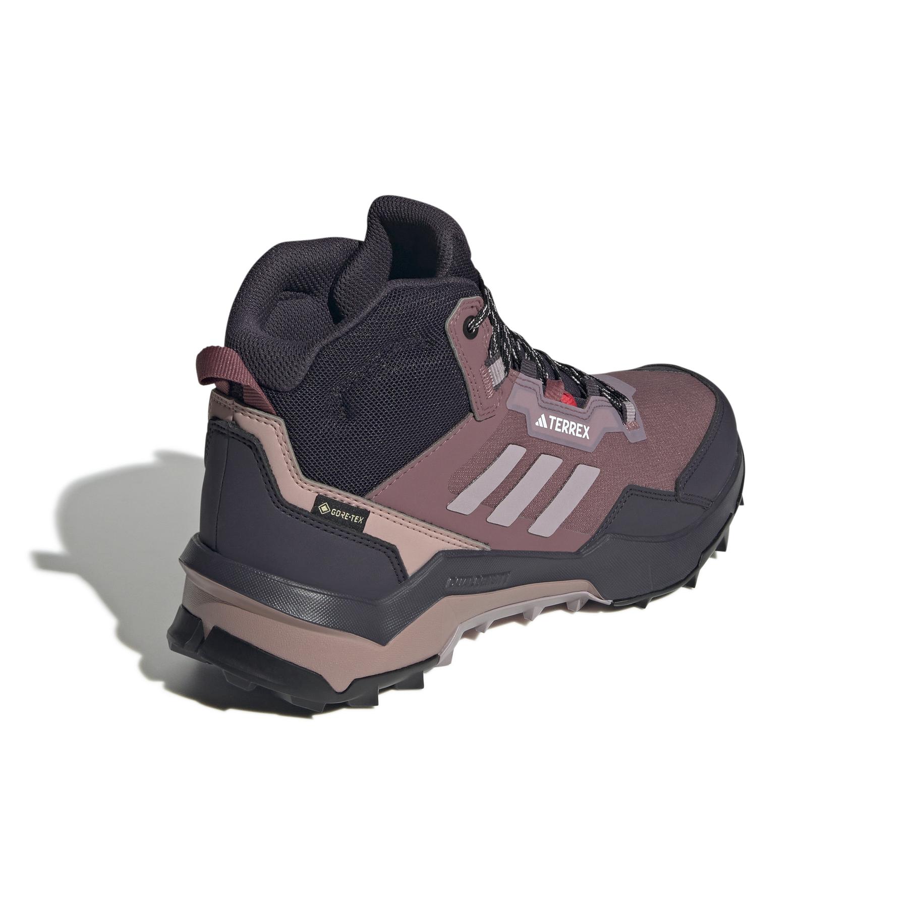 product/a/d/adidas_jp7382_7_footwear_photography_back_lateral_top_view_white.jpg