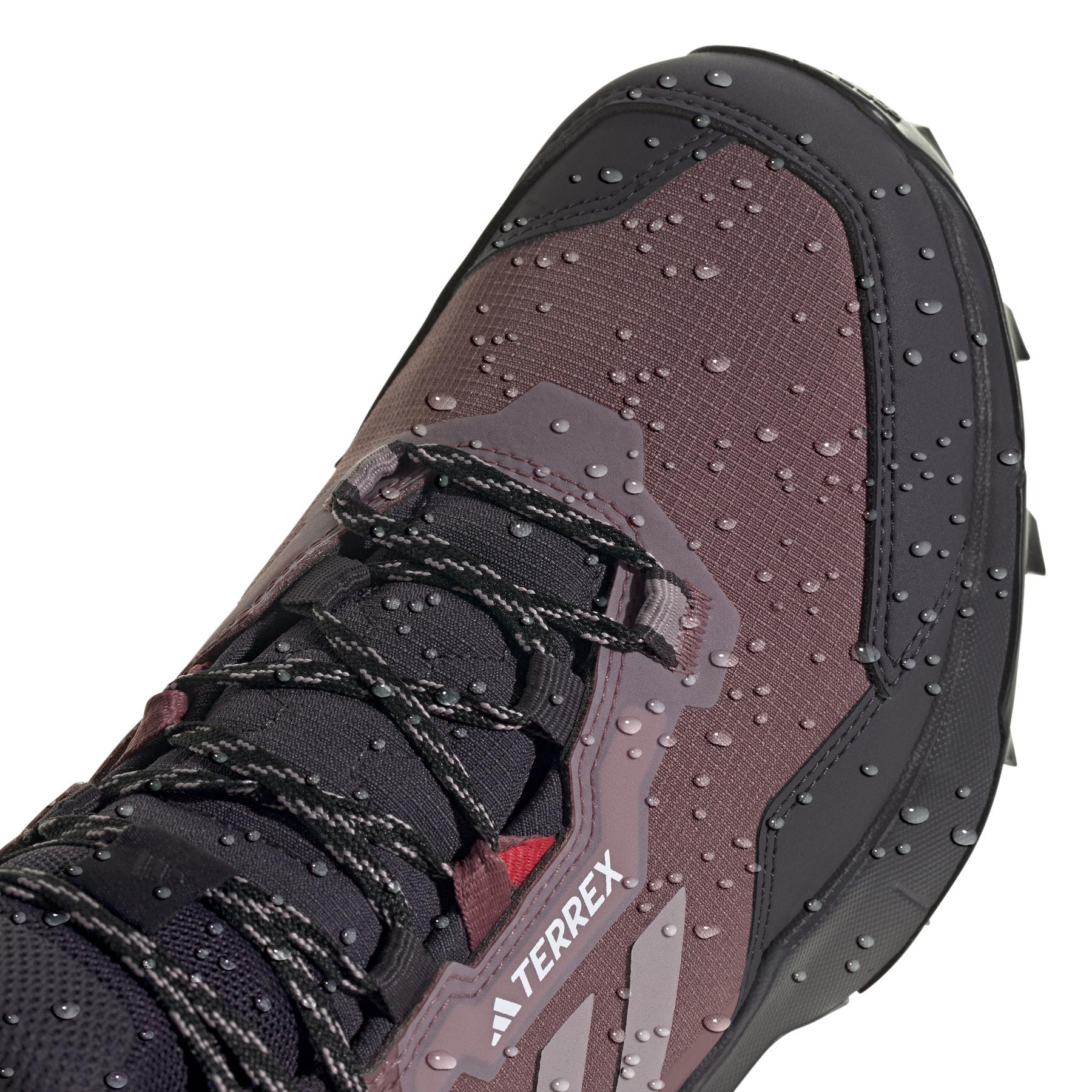 product/a/d/adidas_jp7382_8_footwear_photography_detail_view_1_white.jpg