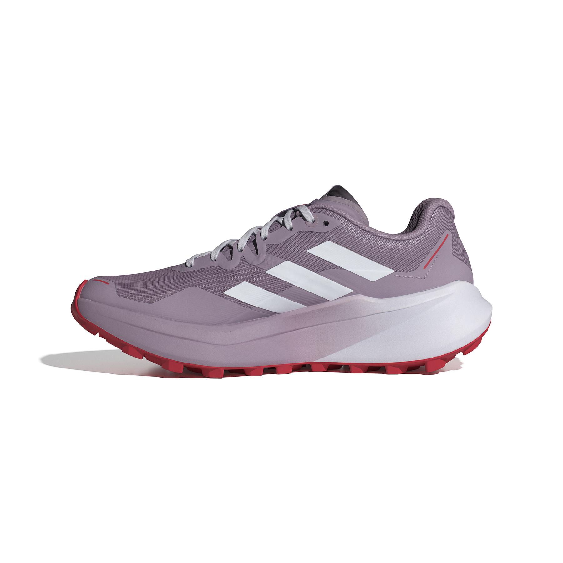 product/a/d/adidas_jp9799_5_footwear_photography_side_medial_center_view_white.jpg