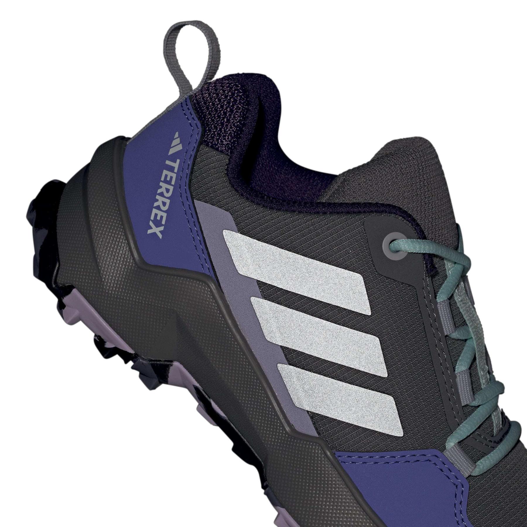 product/a/d/adidas_jq0633_13_footwear_photography_reflective_detail_white-nw091625.jpg