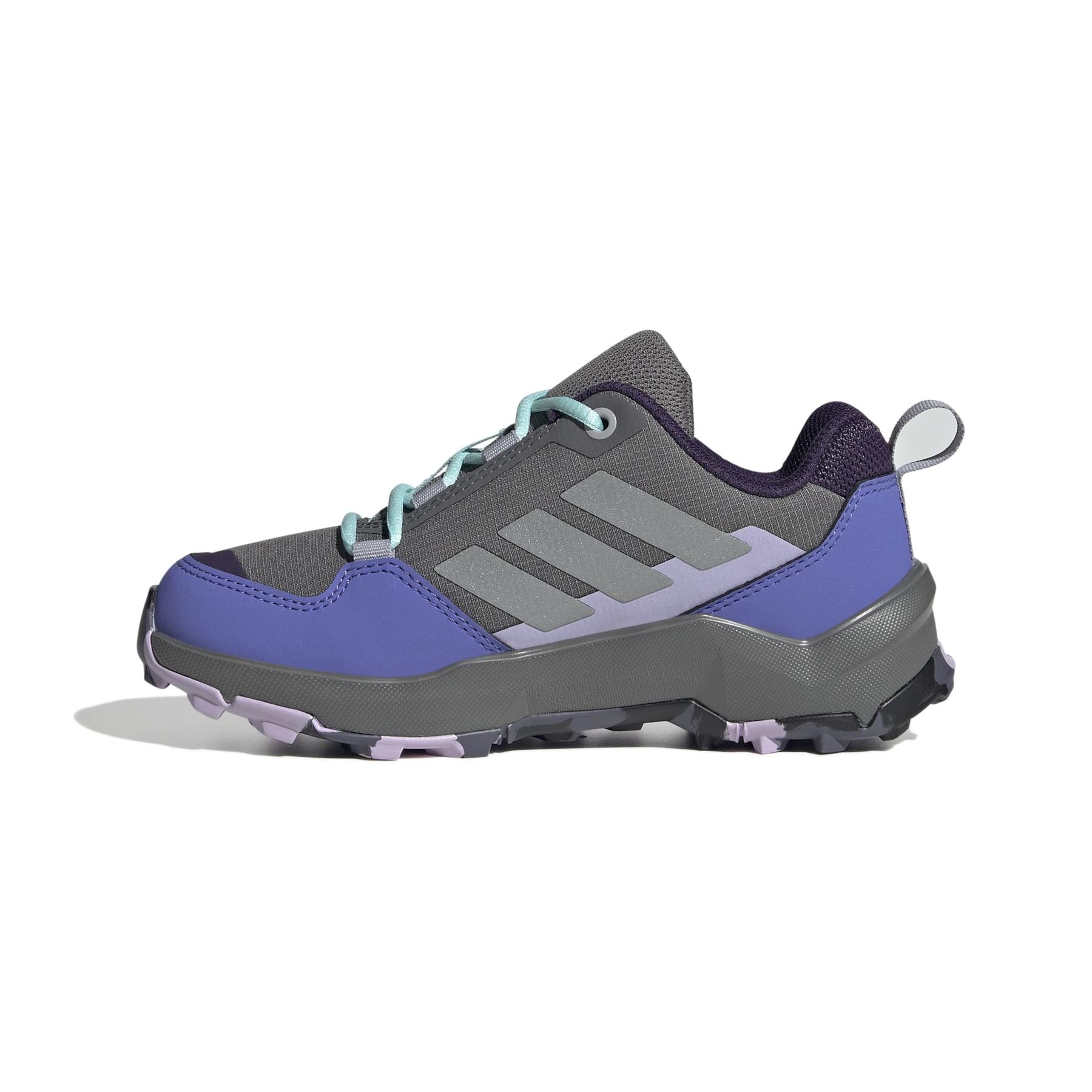 product/a/d/adidas_jq0633_5_footwear_photography_side_medial_center_view_white-nw091625.jpg